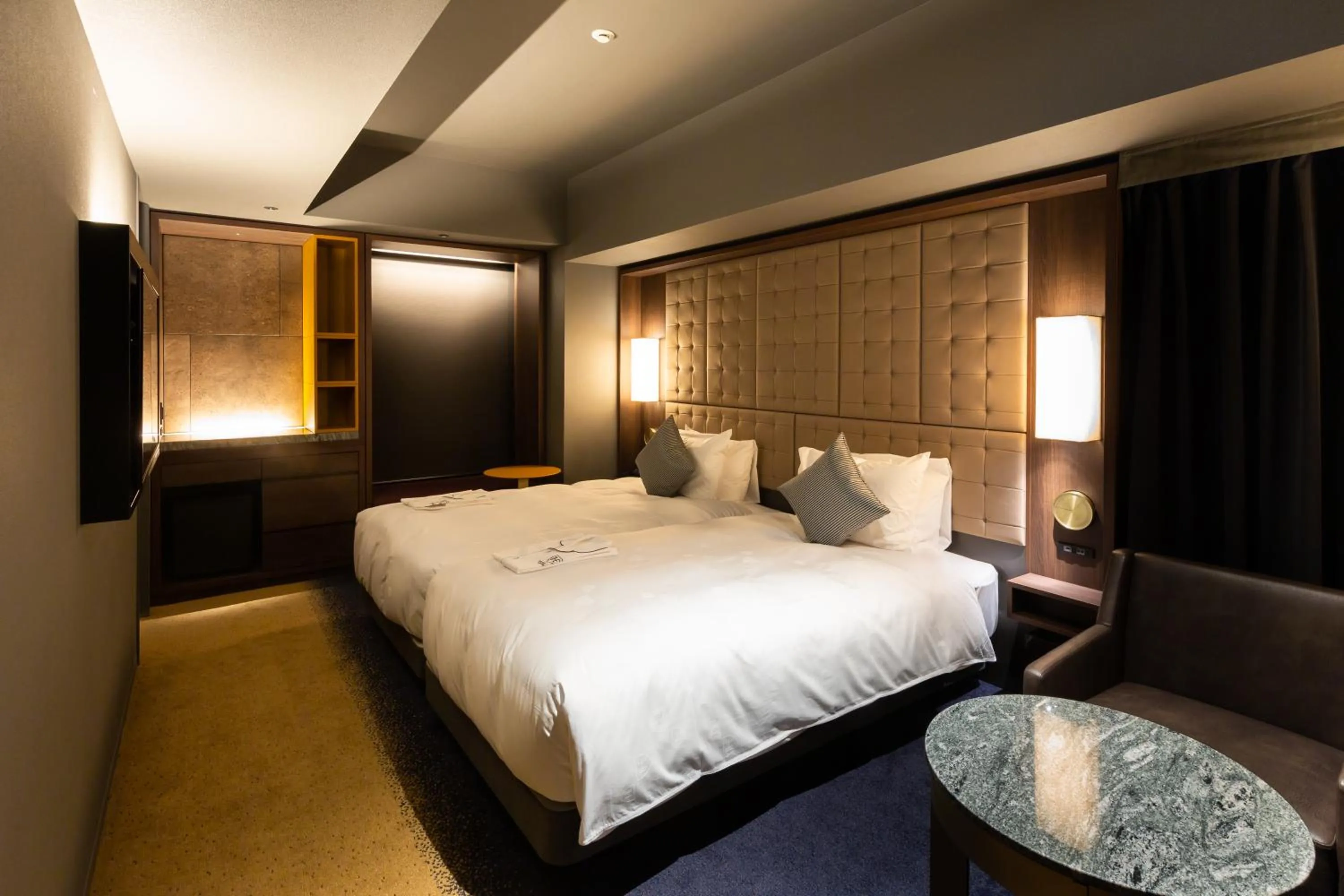 Bed in The Royal Park Canvas - Ginza 8