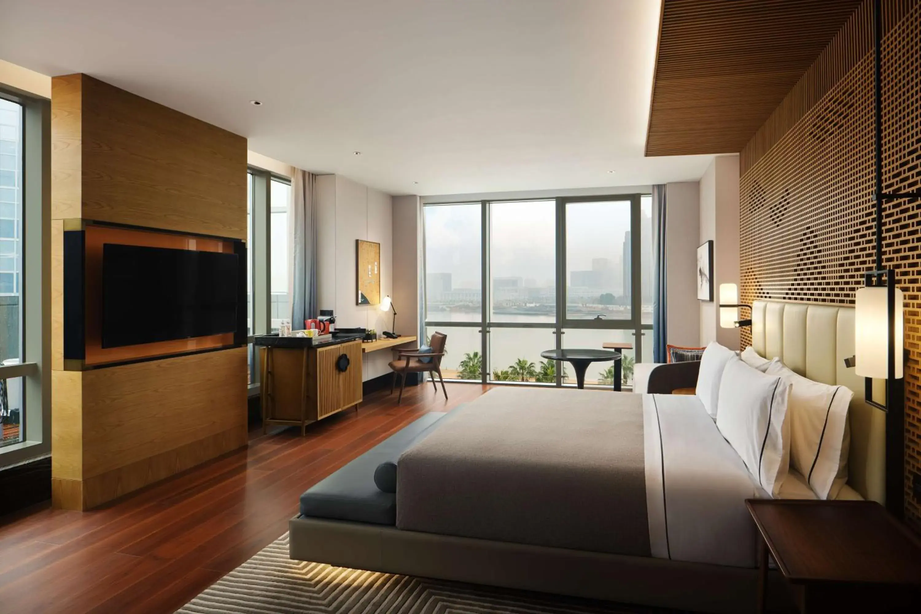 Deluxe King Room with Lake View in Canopy By Hilton Hangzhou Jinsha Lake Deluxe King Room with Lake View in Canopy By Hilton Hangzhou Jinsha Lake