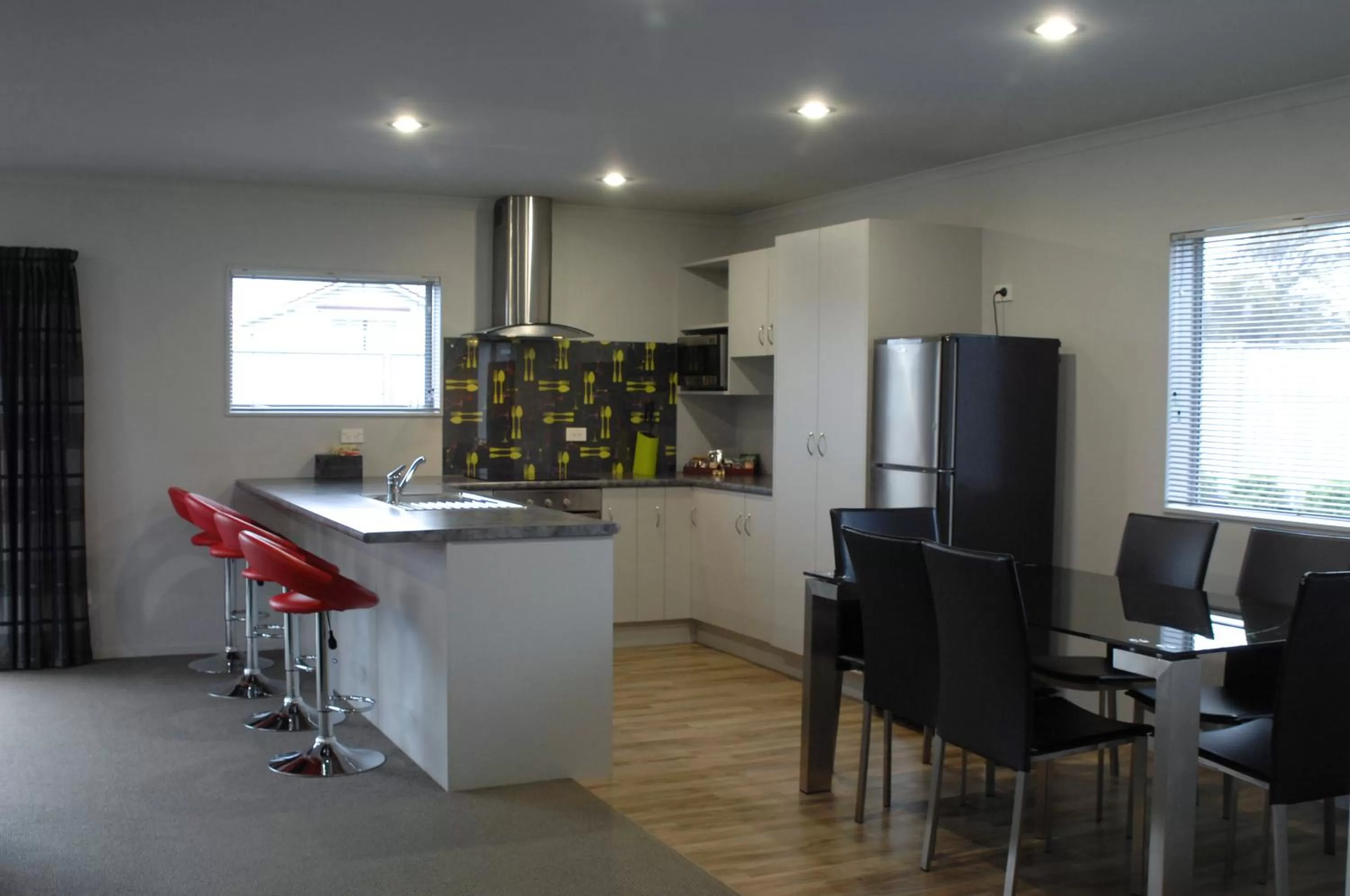 Kitchen/Kitchenette in 295 on Tay Motel