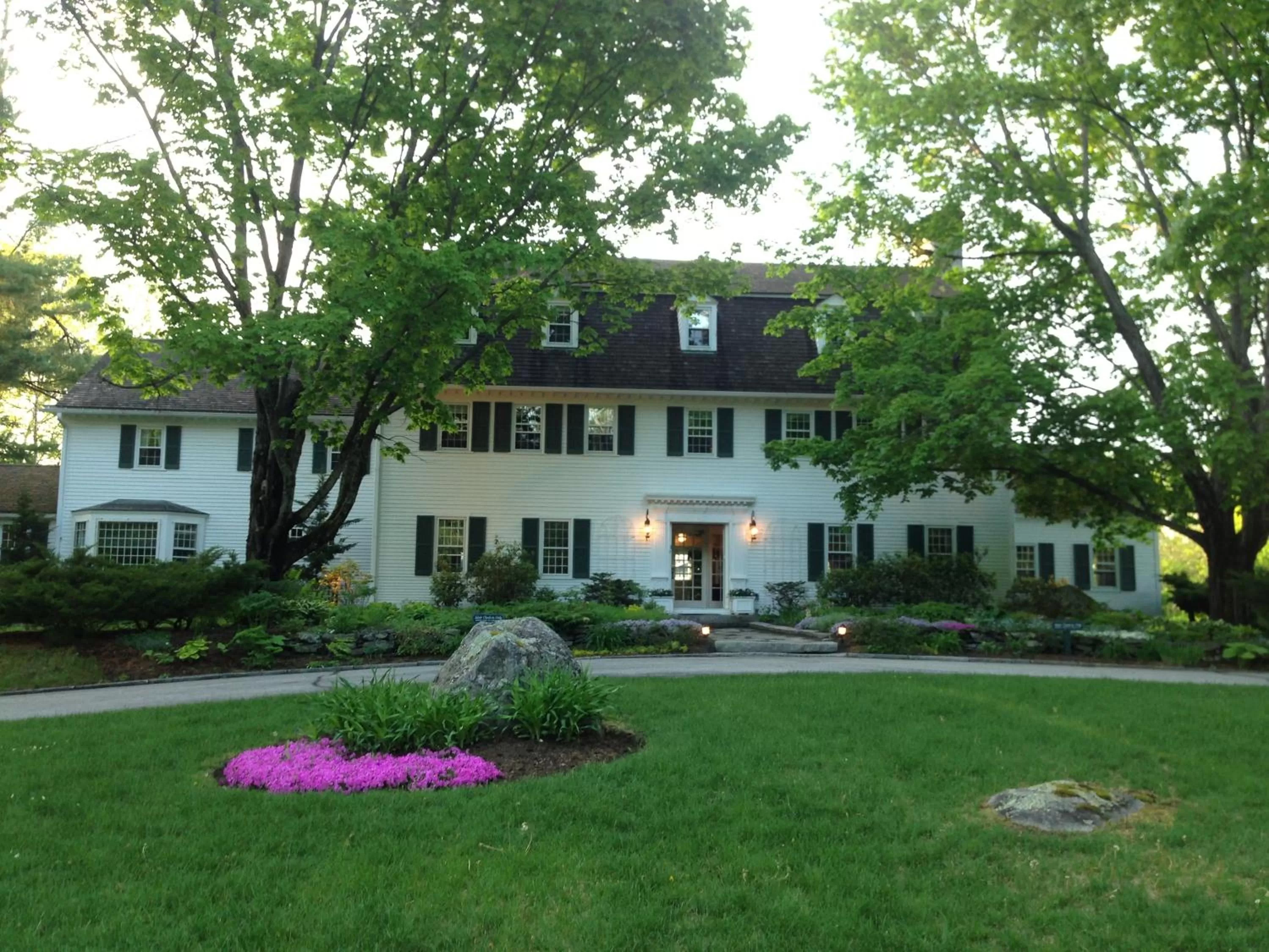 Facade/entrance, Property Building in Adair Country Inn & Restaurant
