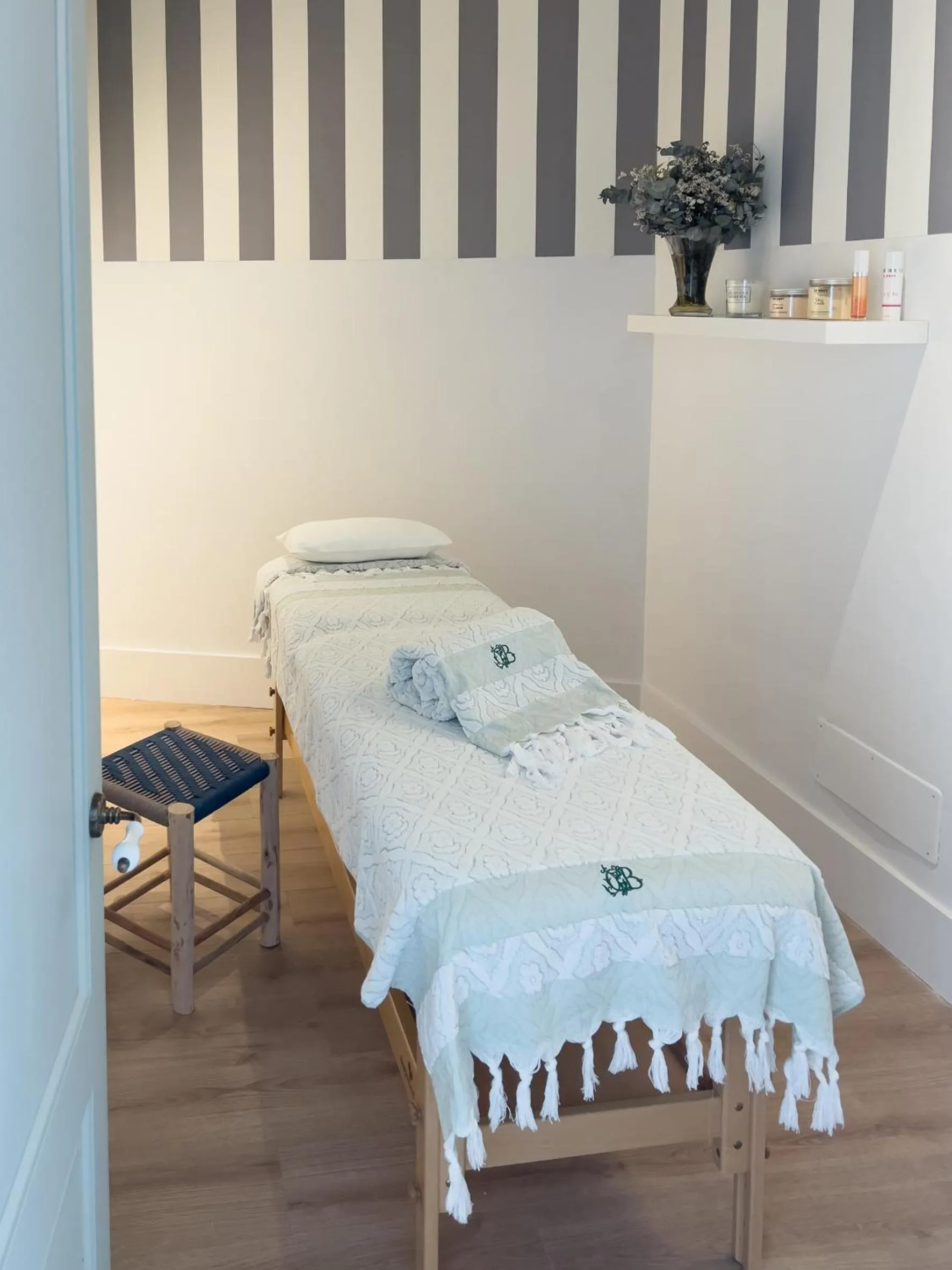 Massage in Cristine Bedfor Mahon Boutique Hotel
