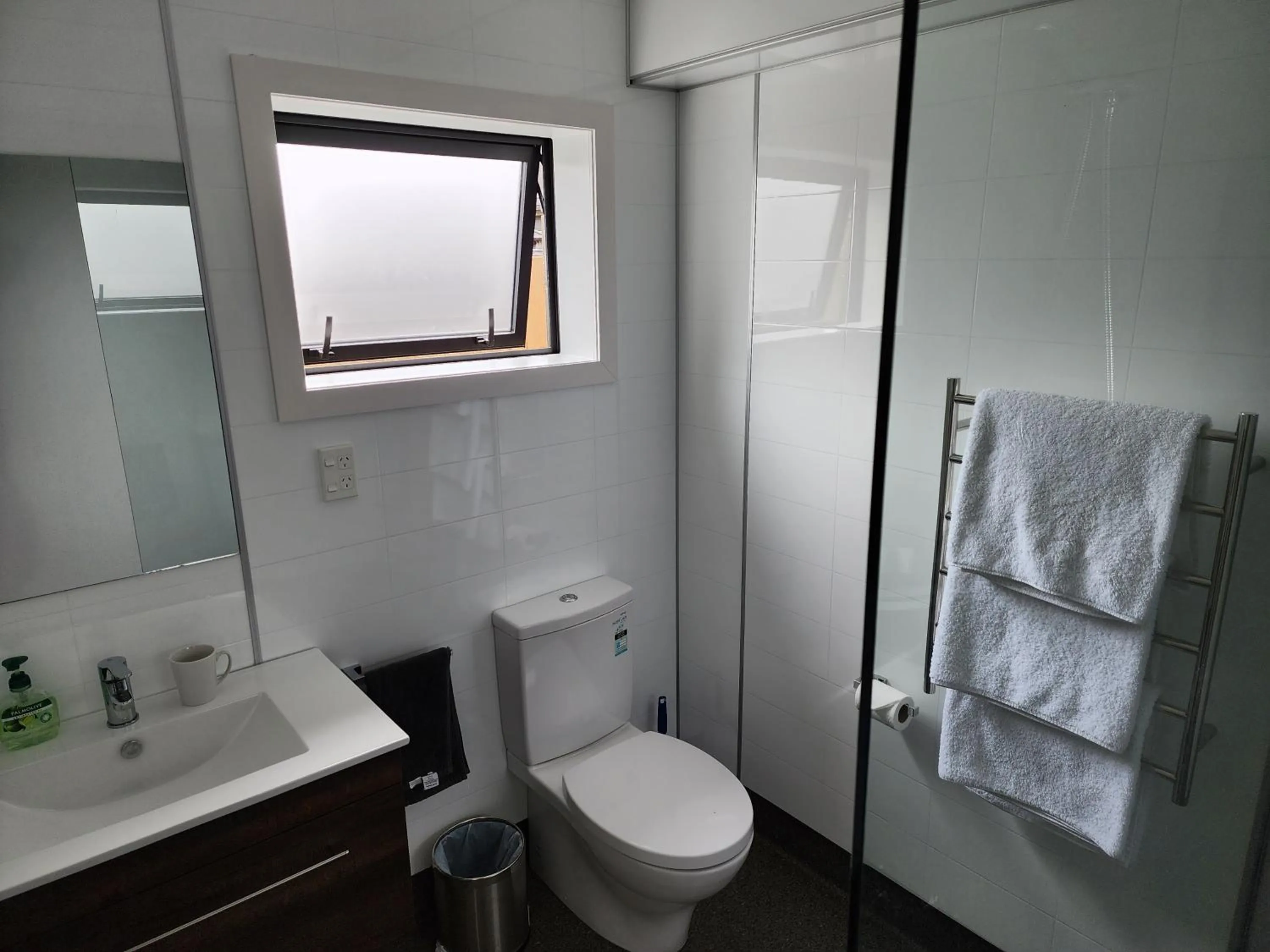 Shower in Auto Lodge Motel