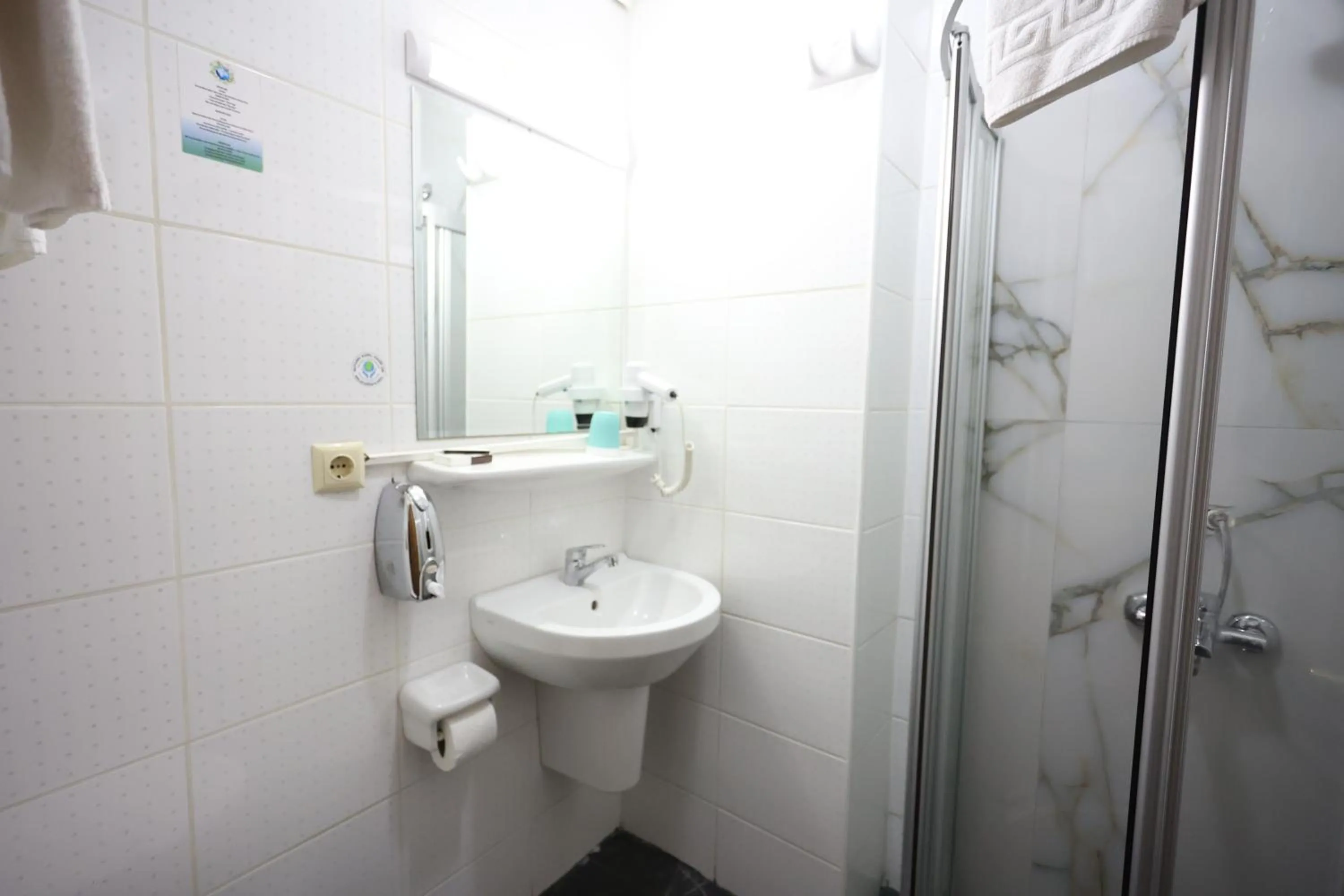 Shower in Arven Hotel