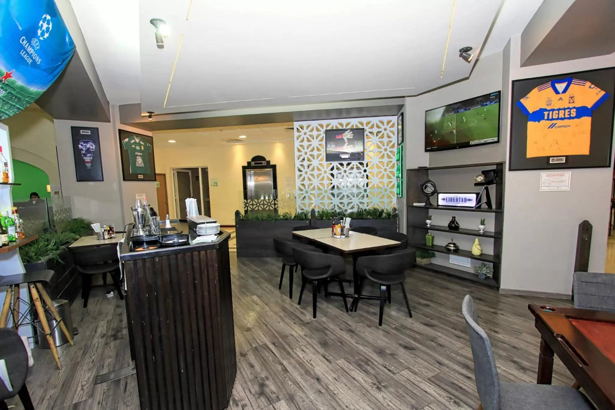 Lounge or bar in Holiday Inn Leon-Convention Center by IHG