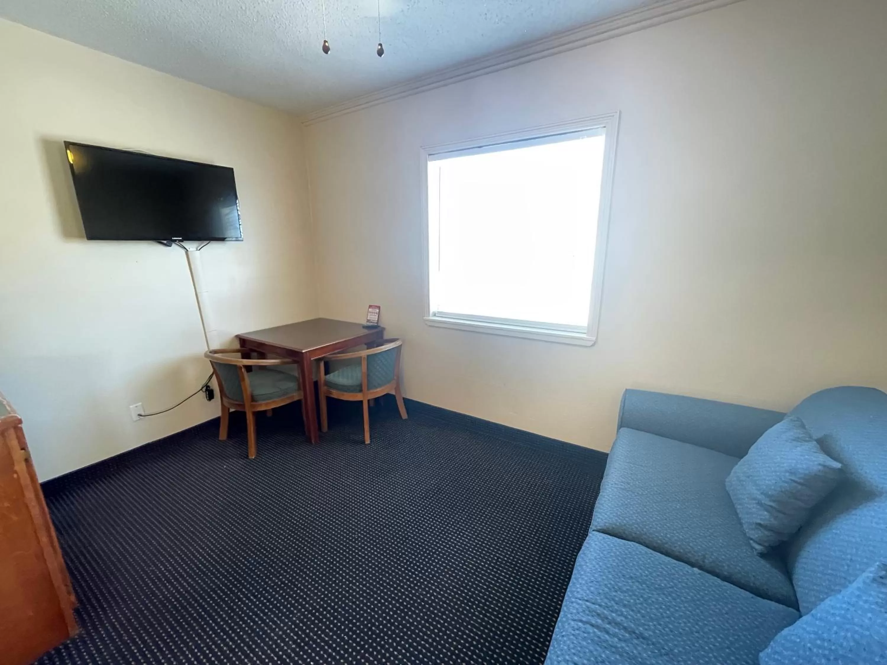 Living room in Flamingo Inn