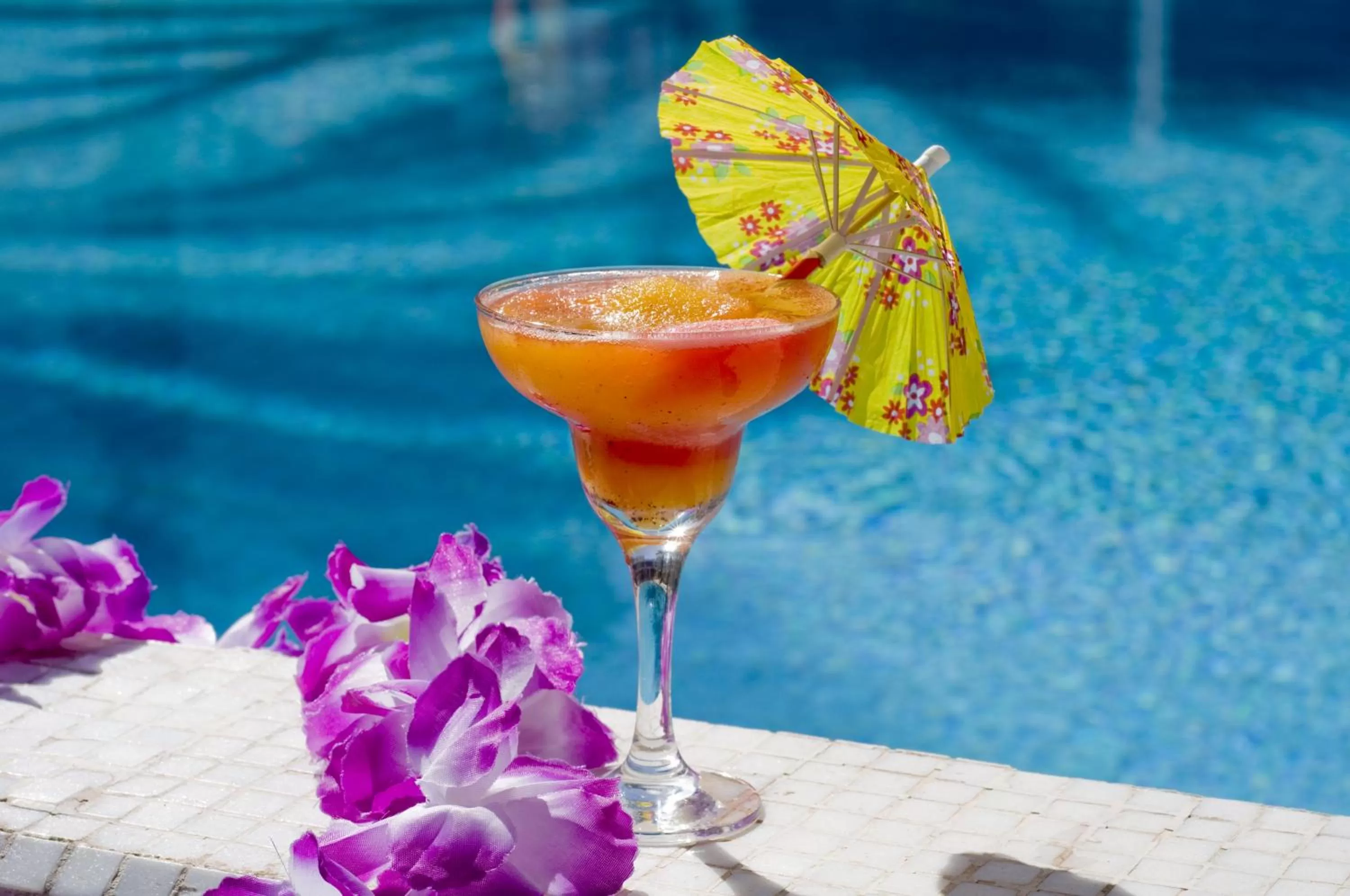 Swimming pool in Leonardo Royal Resort Eilat