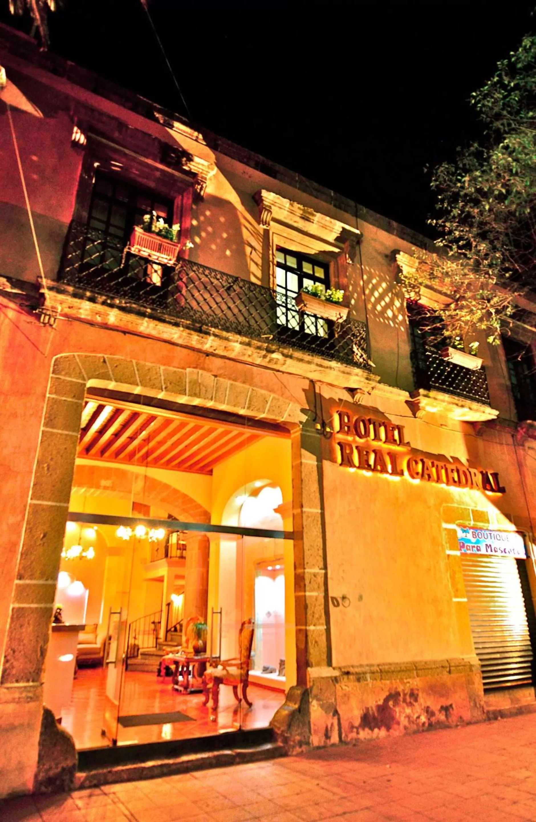 Property building in Hotel Real Catedral