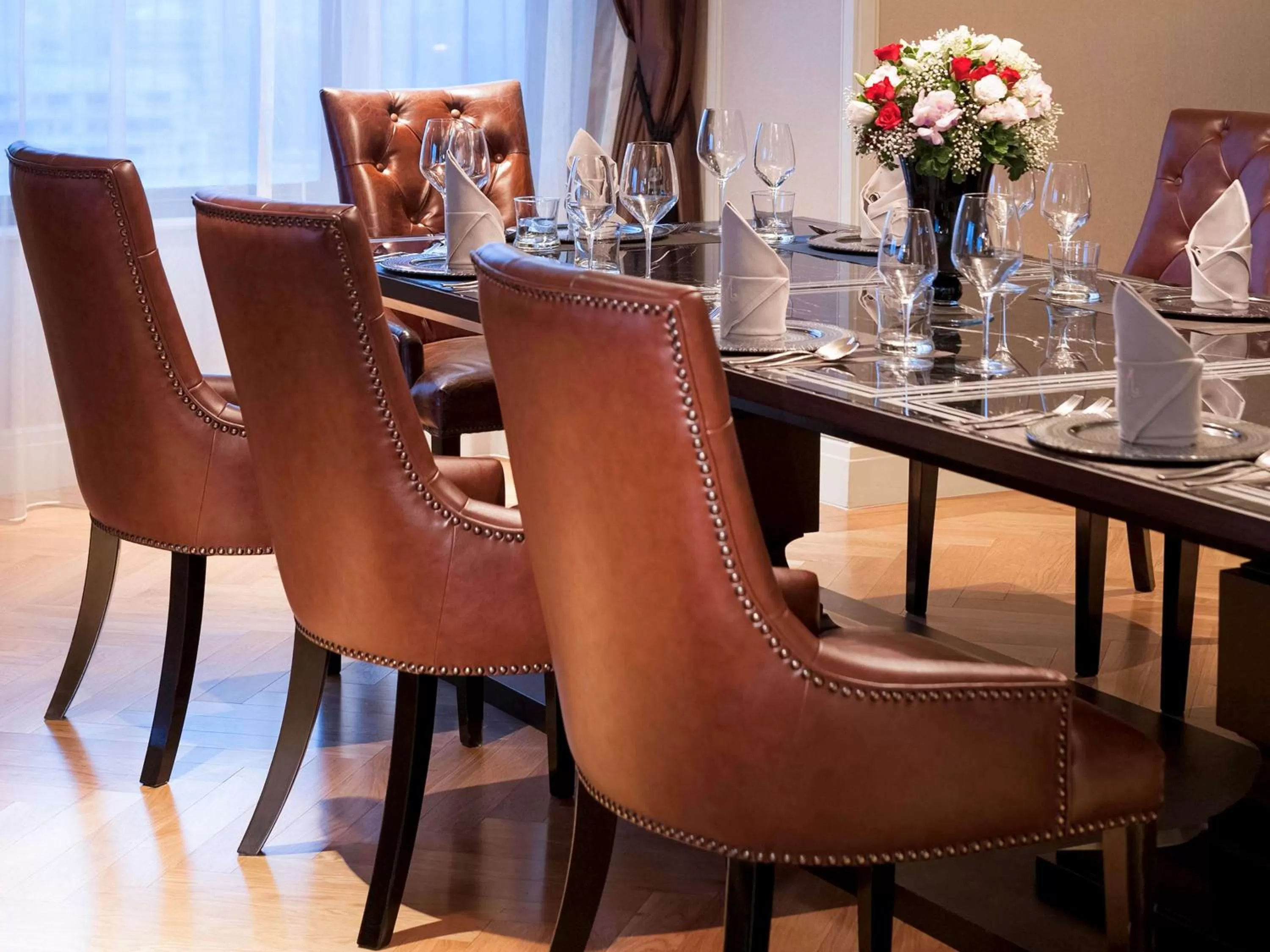 Photo of the whole room, Restaurant/Places to Eat in Hotel Muse Bangkok Langsuan - MGallery