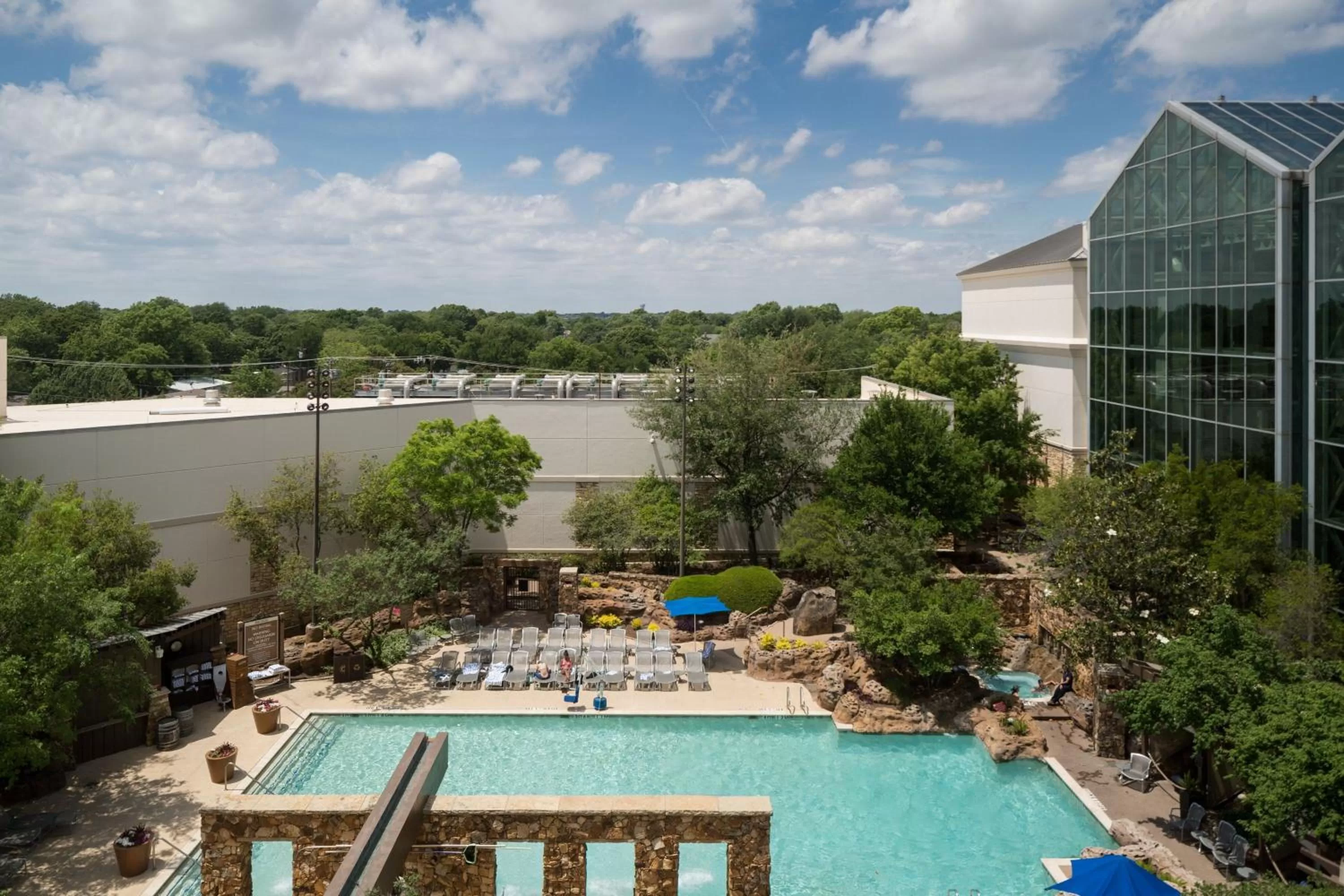Swimming pool in Gaylord Texan Resort and Convention Center