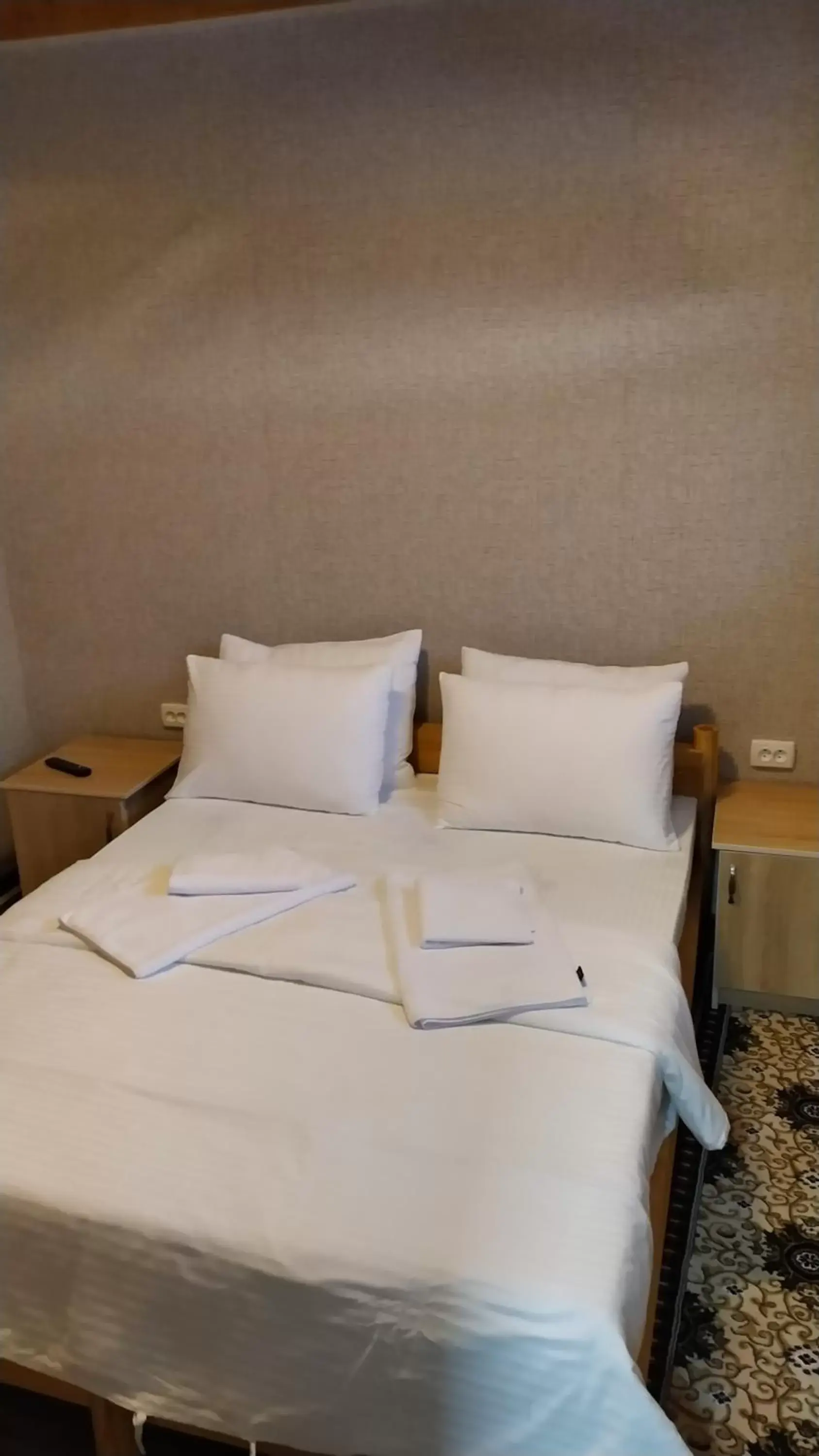 Double Room in Alisher B&B Chorbog' Double Room in Alisher B&B Chorbog'