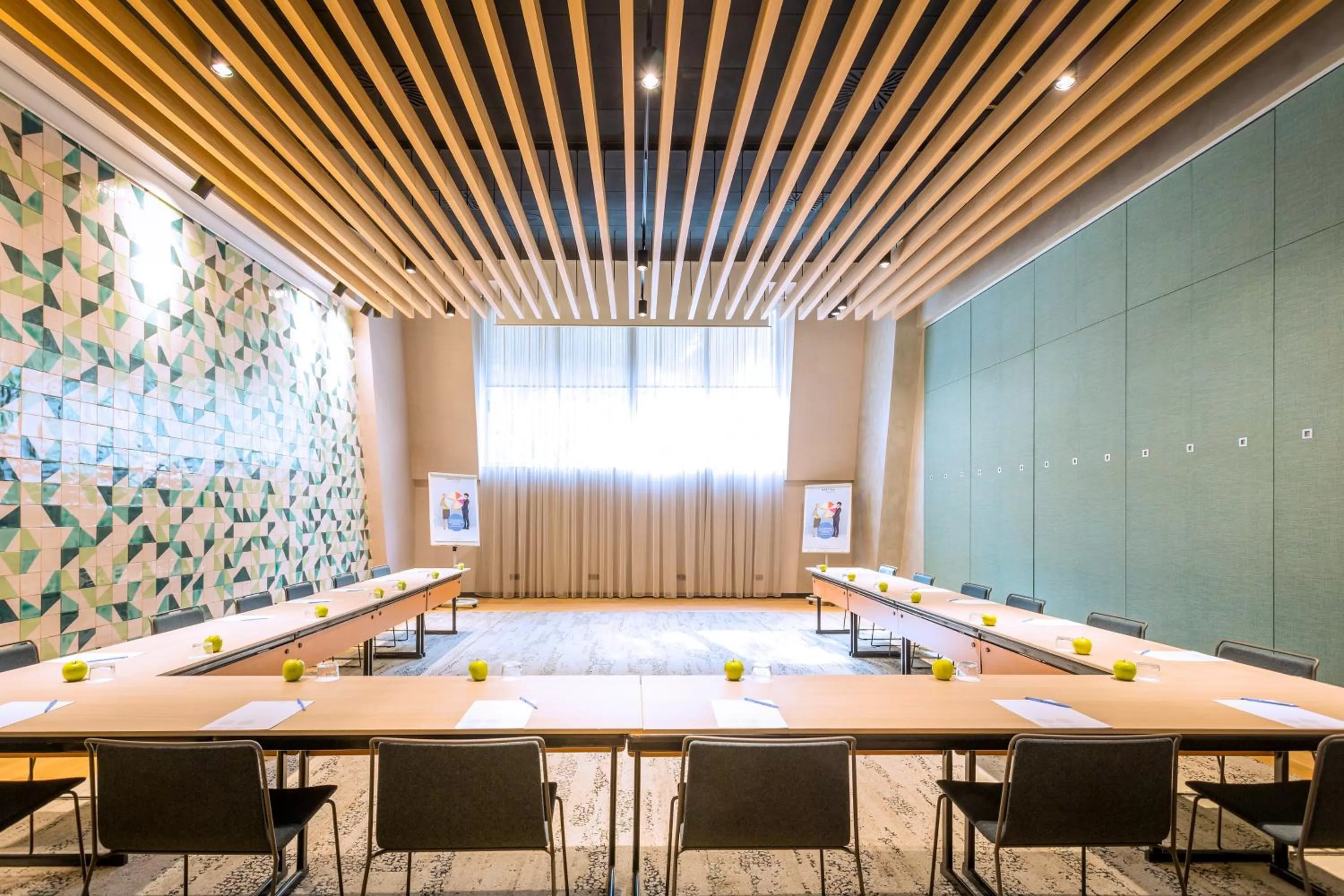 Meeting/conference room in Novotel Sevilla