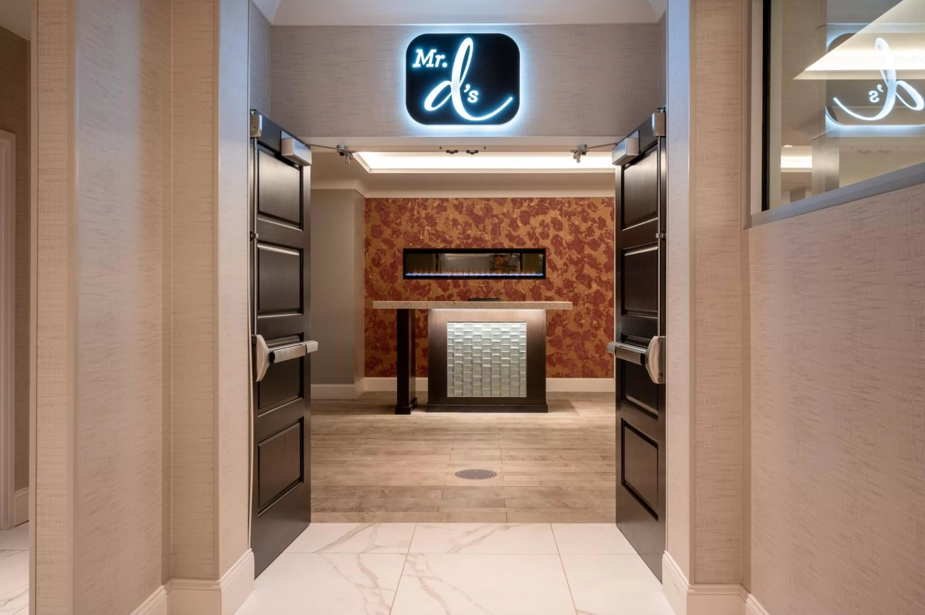 Restaurant/places to eat in Crowne Plaza Albany - The Desmond Hotel