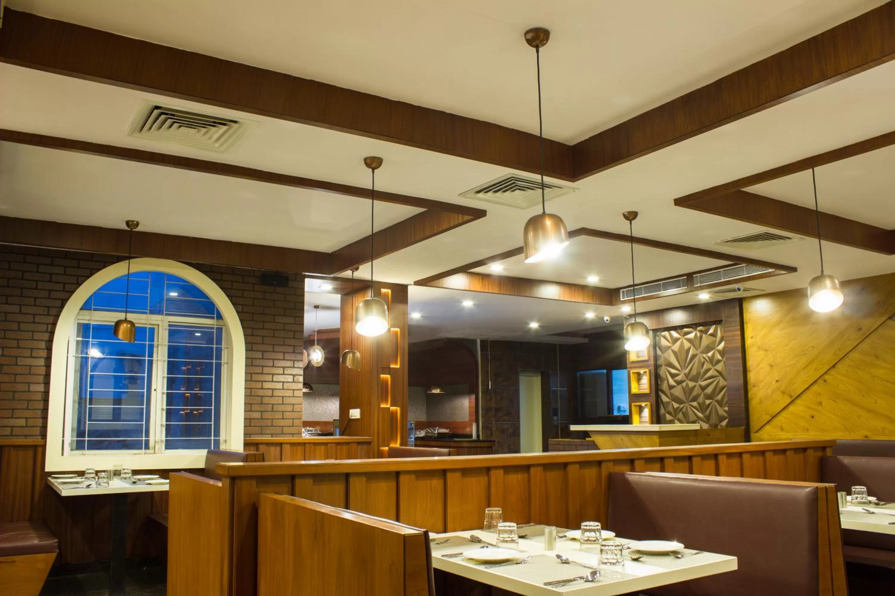 Restaurant/Places to Eat in Ambaari hotel