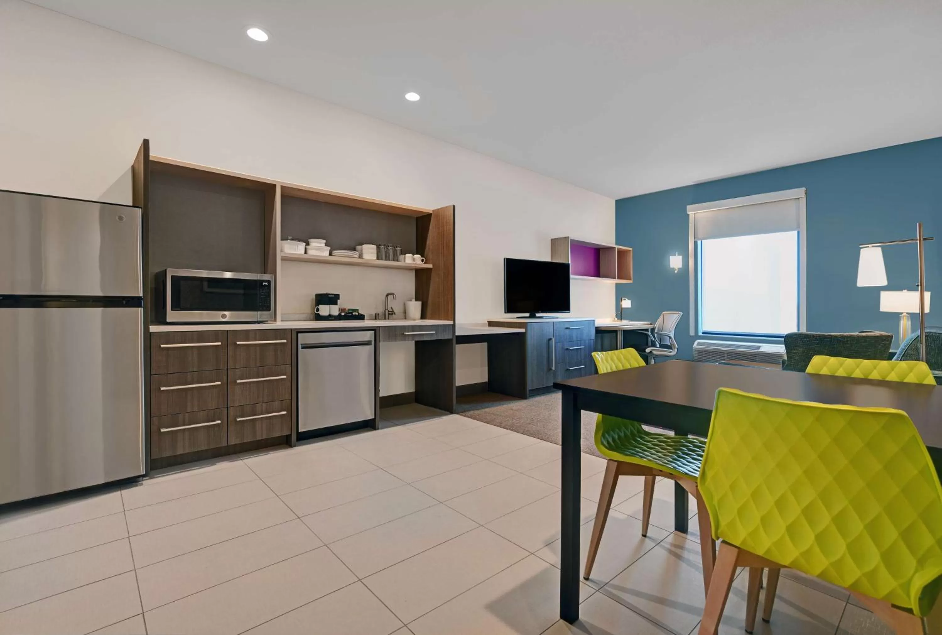 Kitchen or kitchenette in Home2 Suites By Hilton Tracy, Ca