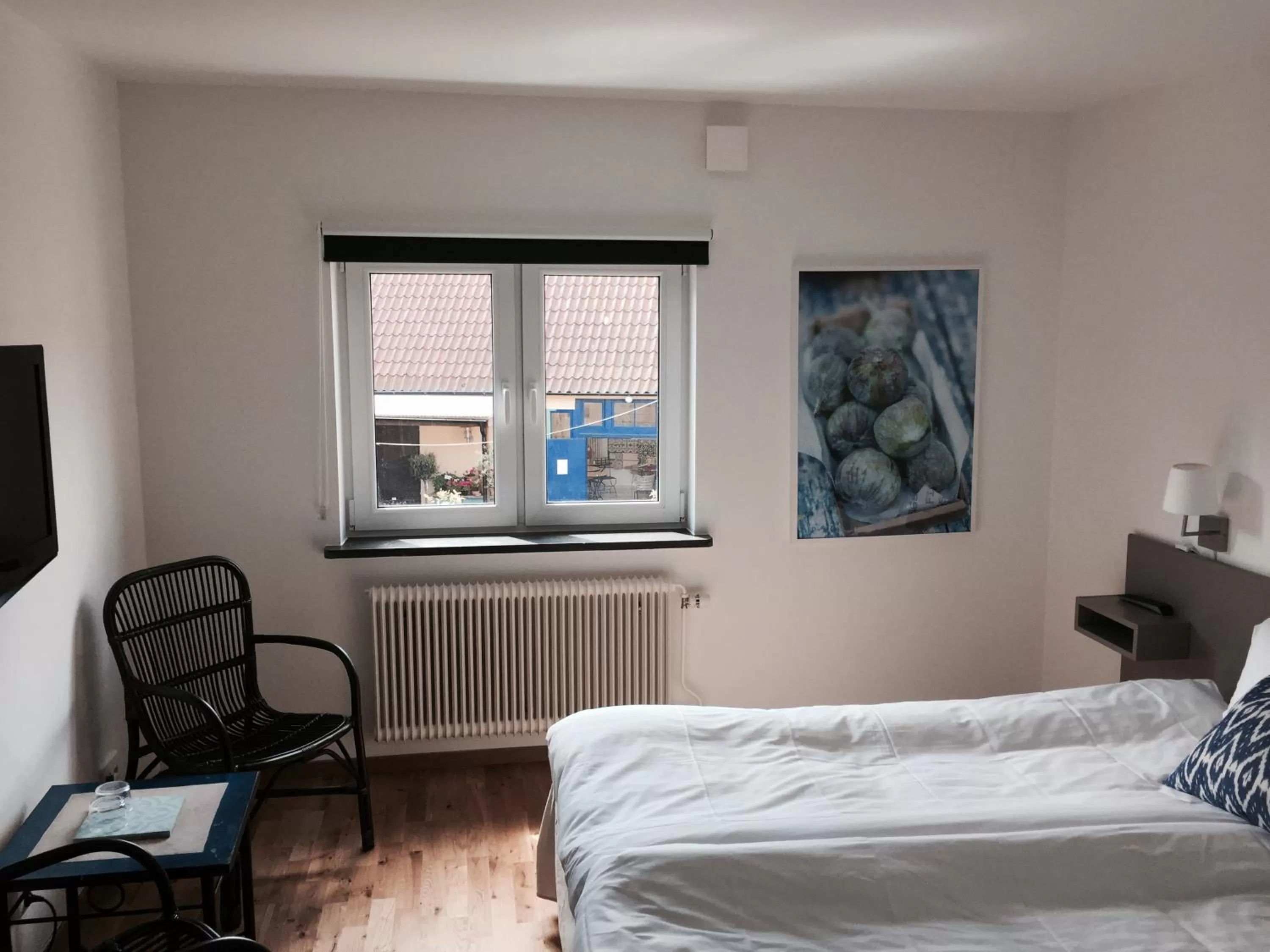 Photo of the whole room in Gårdens & Apotekarns B&B