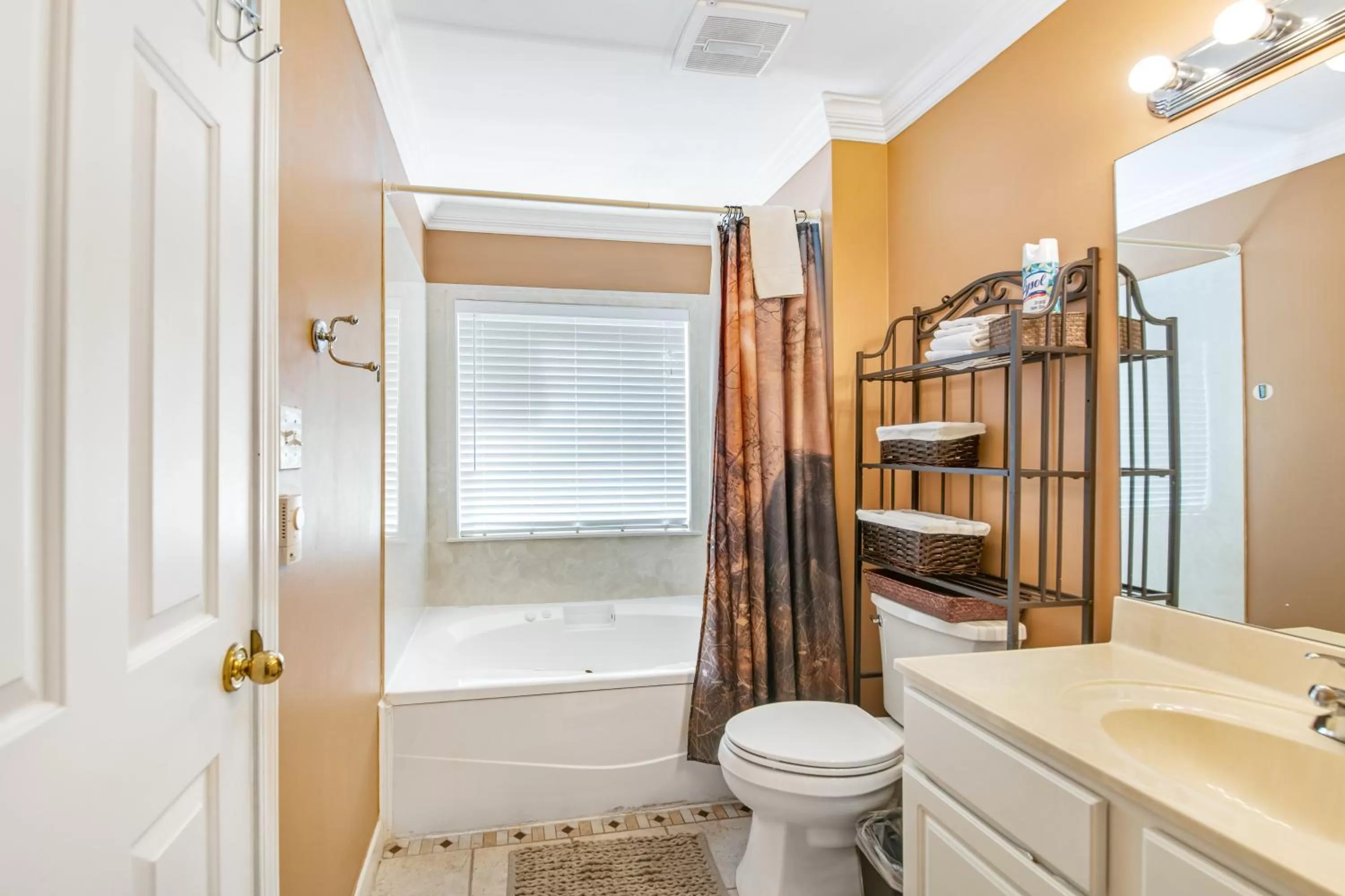 Bathroom in Jan's Riverside Retreat