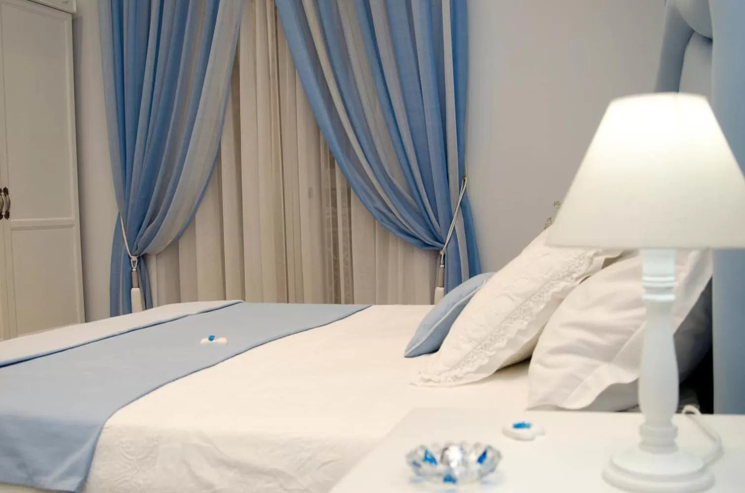 Photo of the whole room in Domus Rosa