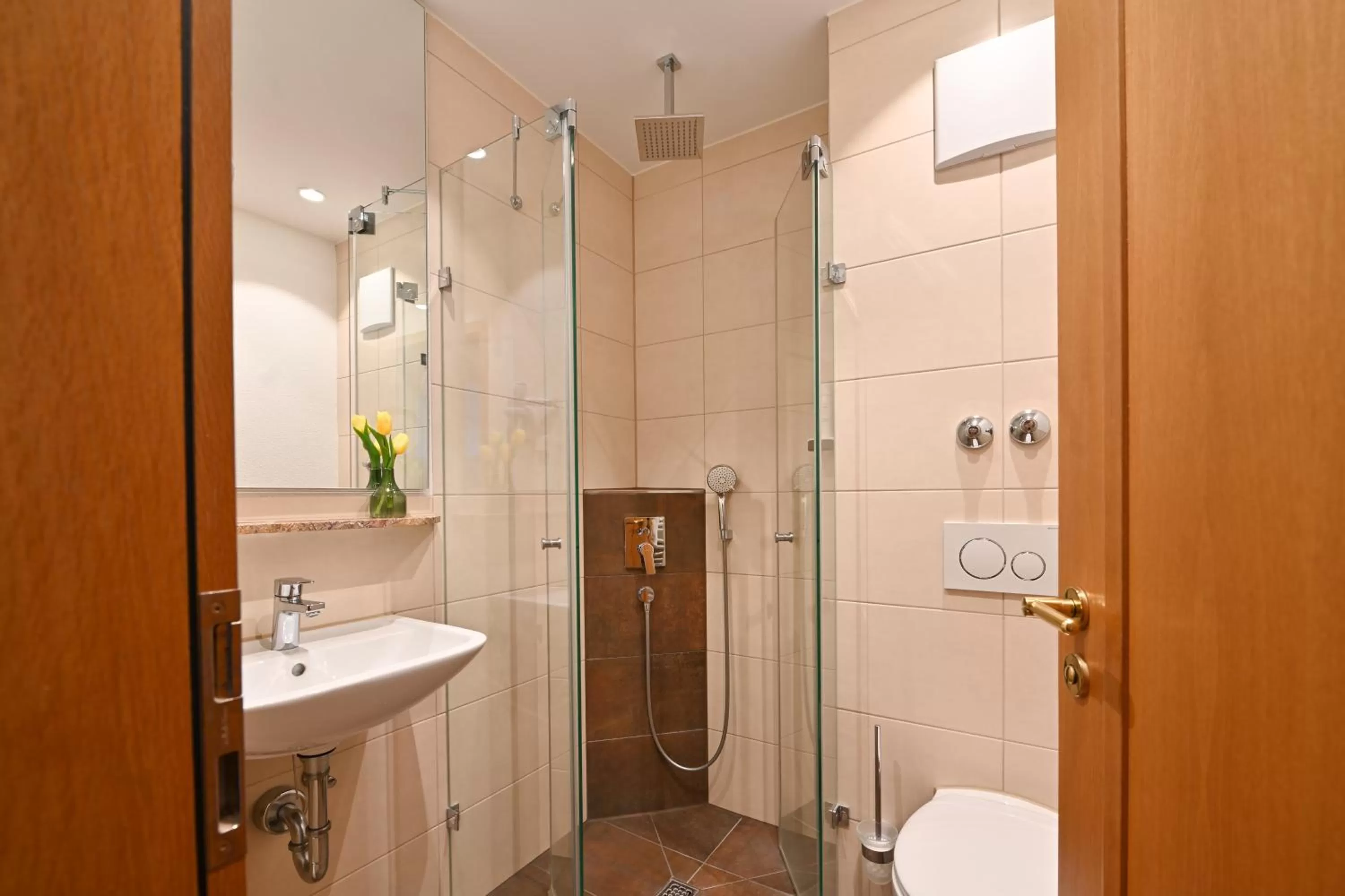 Staff, Bathroom in Gasthaus - Hotel Alt Fürstätt