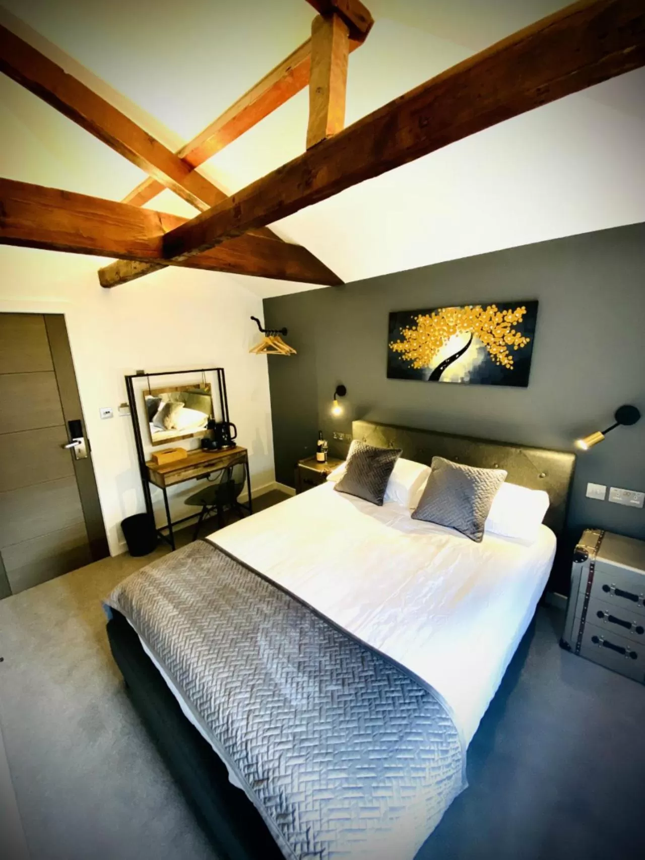 Photo of the whole room, Bed in The Cherry Tree Hotel