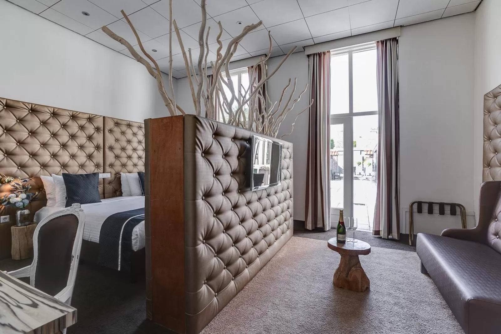 Photo of the whole room, Bed in Hotel Royal Bridges