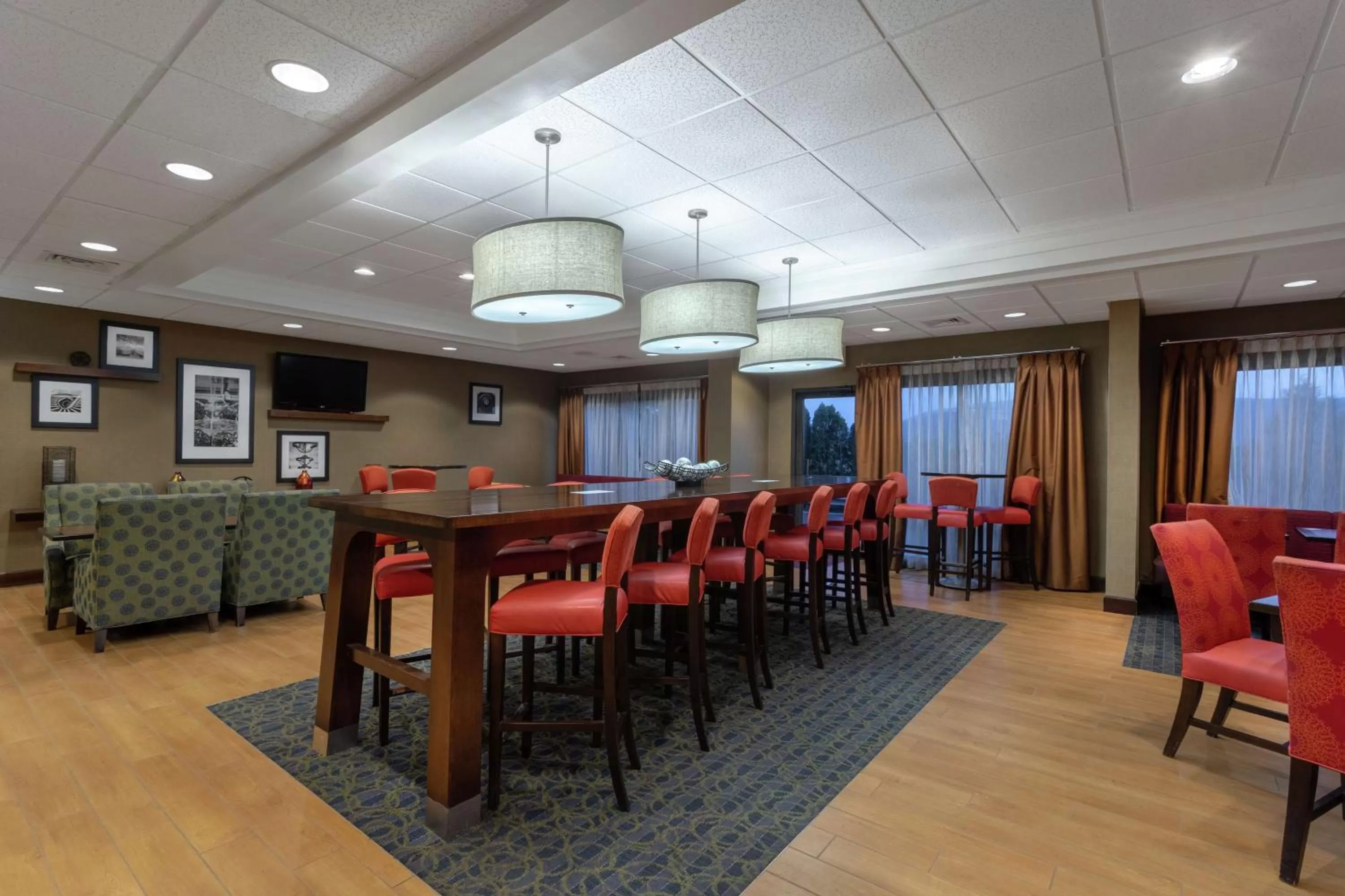 Lobby or reception in Hampton Inn Bedford