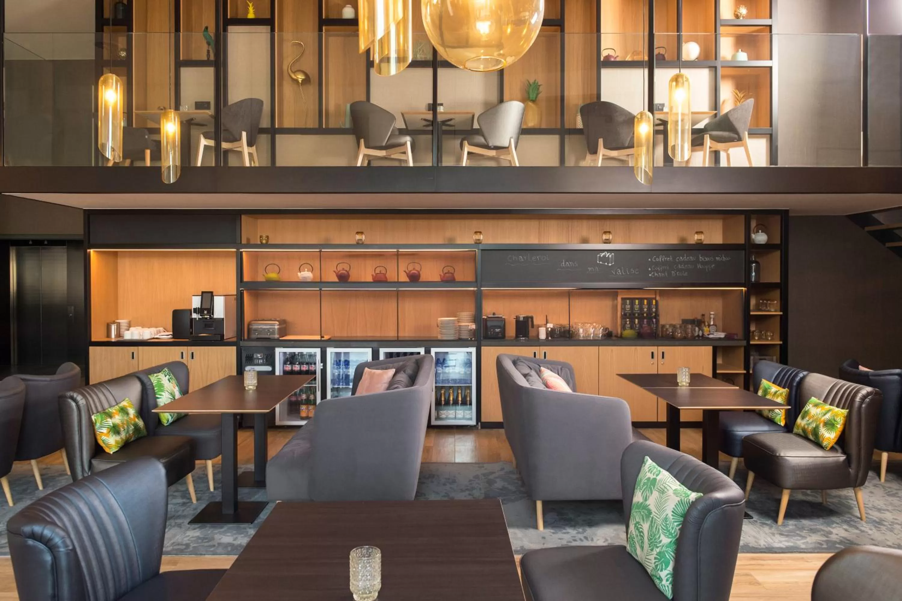 Restaurant/places to eat in Novotel Charleroi Centre