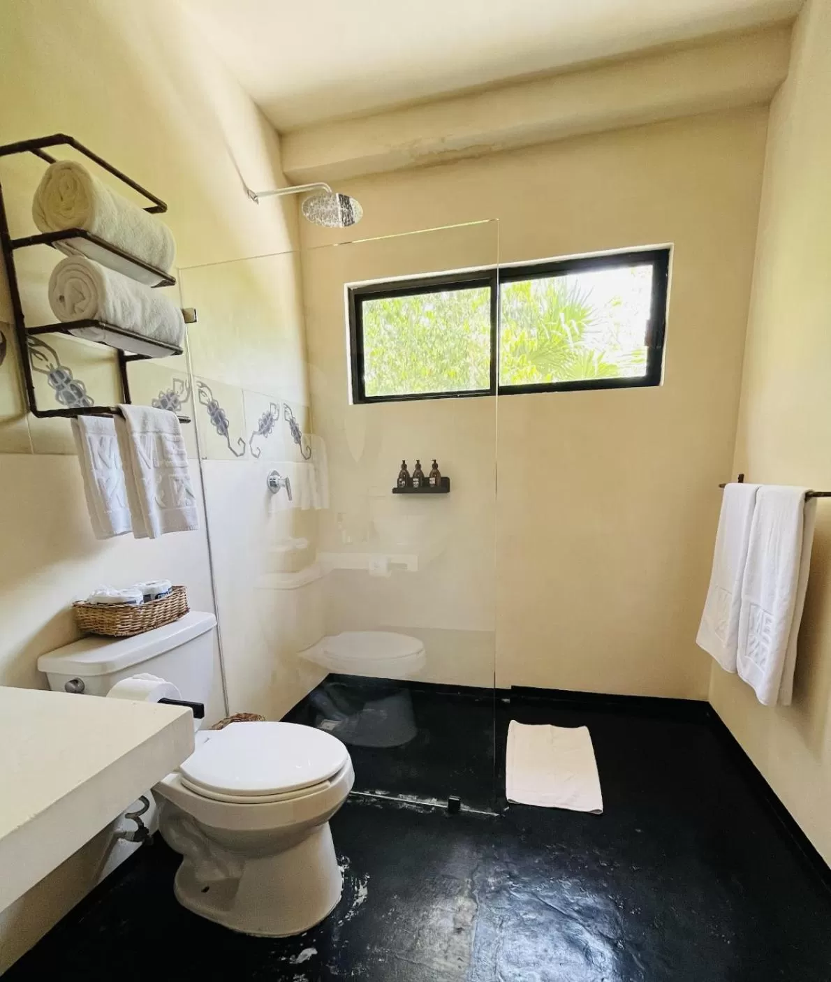 Shower, Bathroom in Maka Hotel Boutique