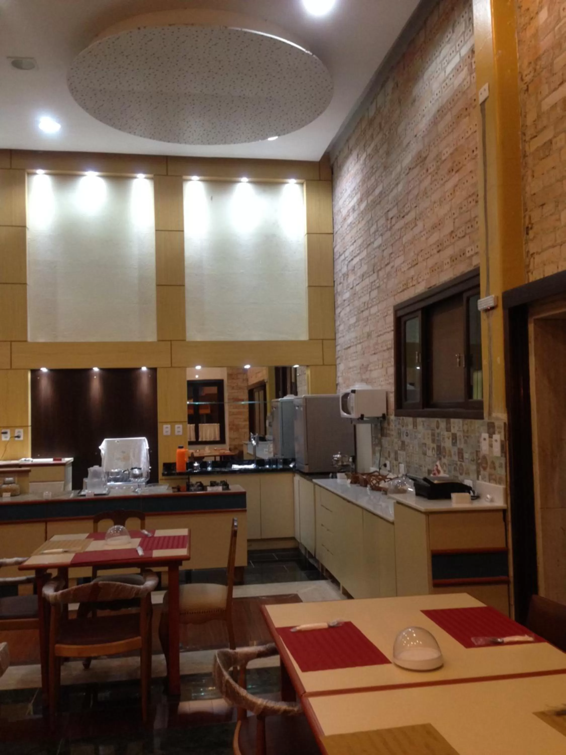 Continental breakfast in Central Palace Hotel