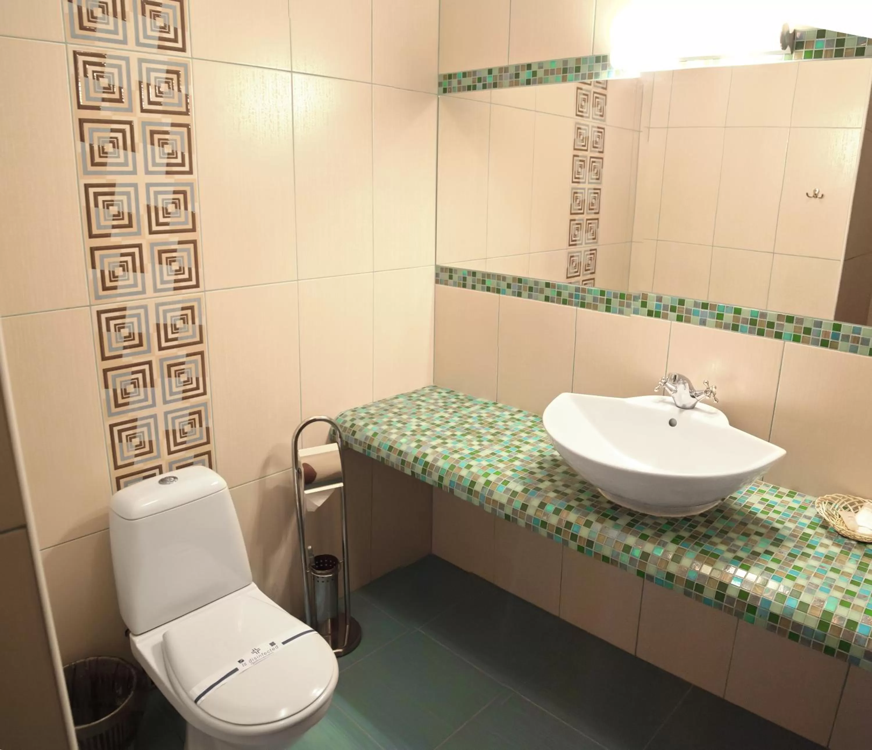 Toilet in Pivdenna Brama