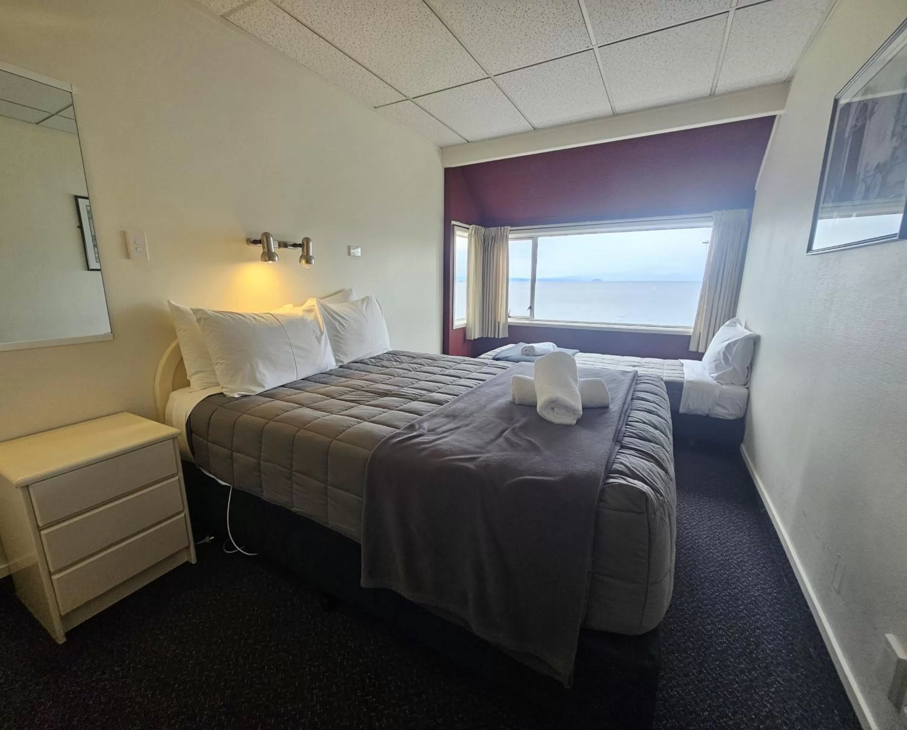 Bed in Tui Oaks Motel