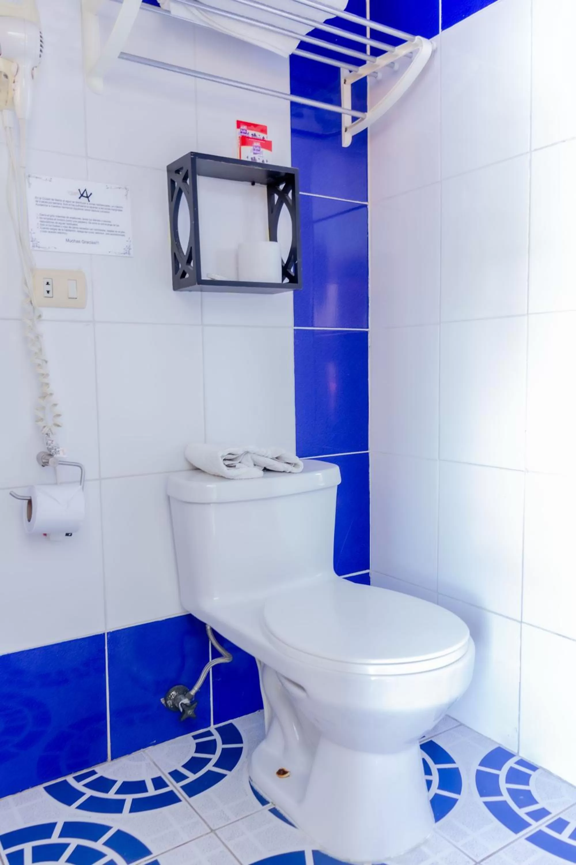 Bathroom in Hostal Antares