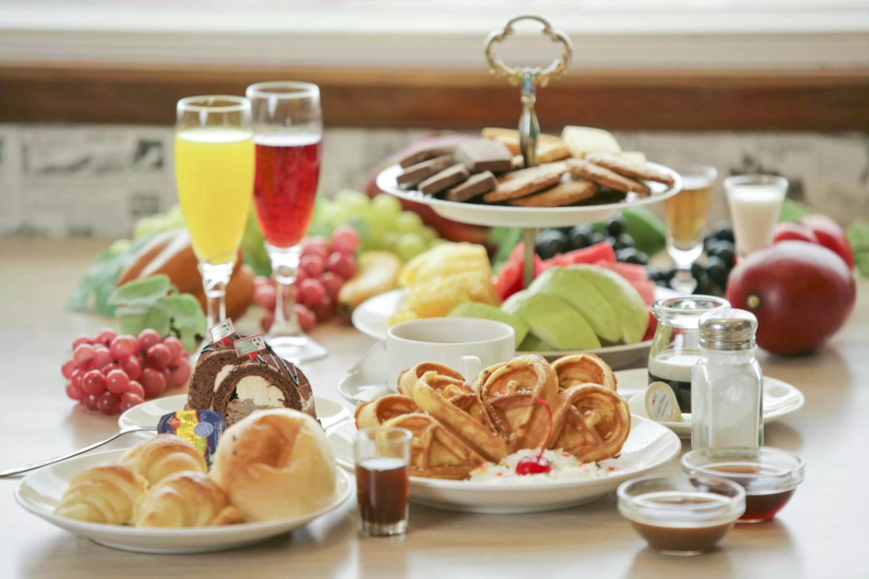 Food in Cambridge Tainan Hotel