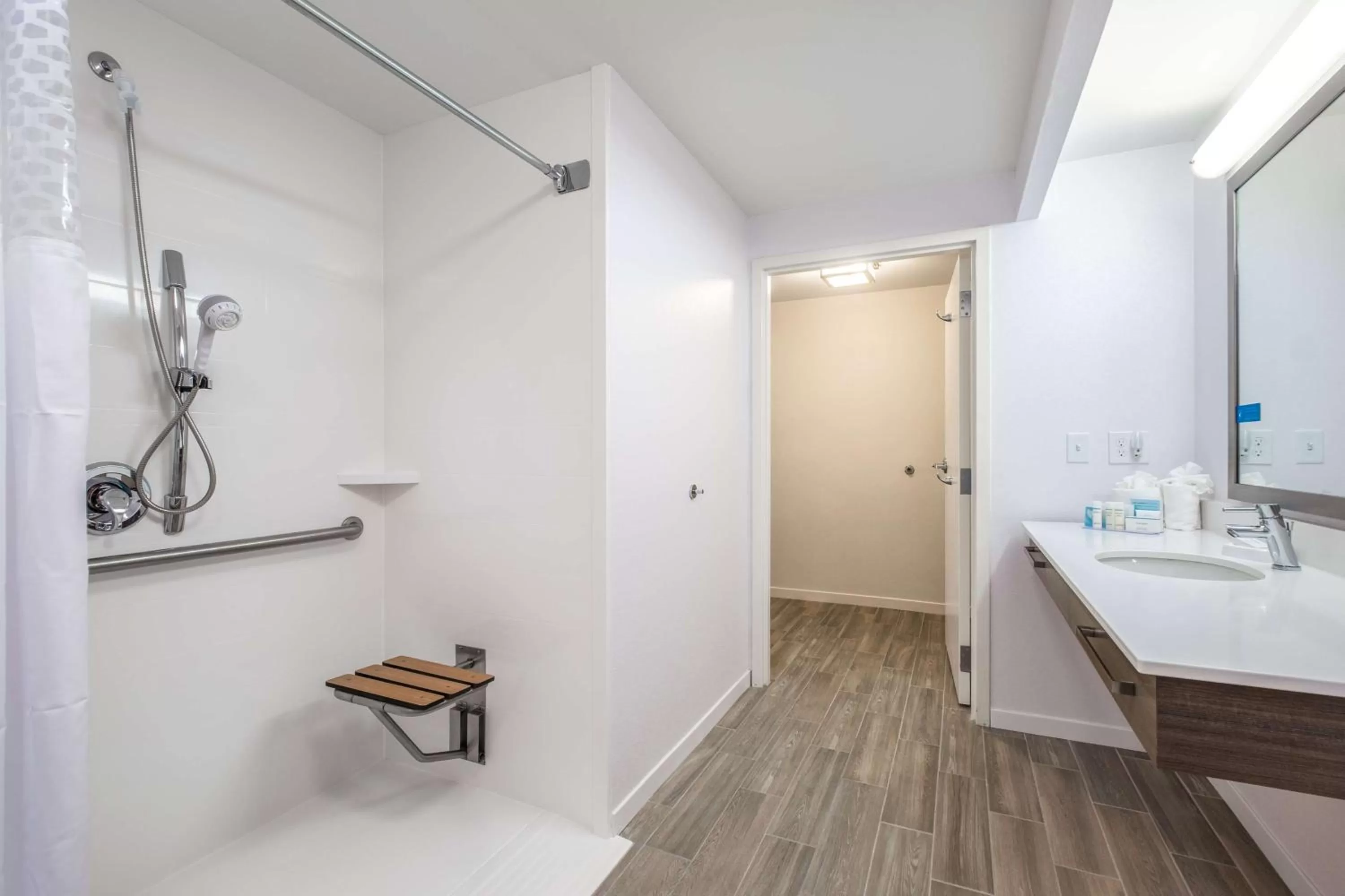 Bathroom in Hampton Inn Waterville