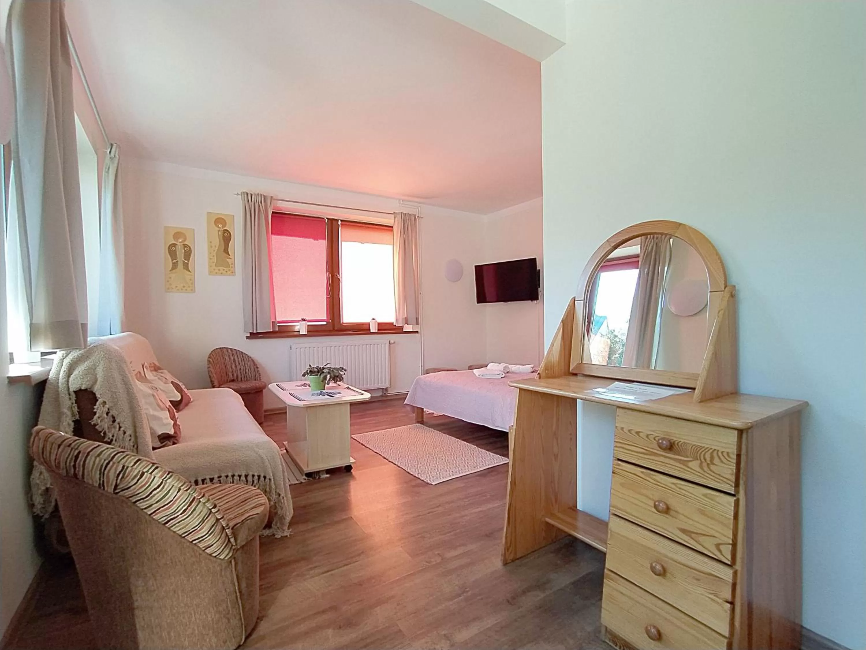 TV/Entertainment Center in Willa Mozaika