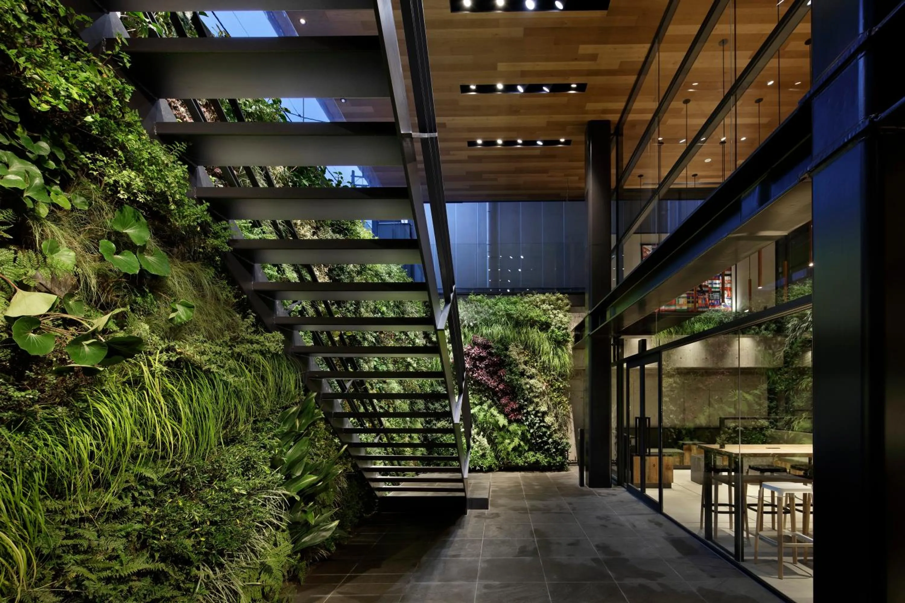 Communal lounge/ TV room in Piece Hostel Sanjo