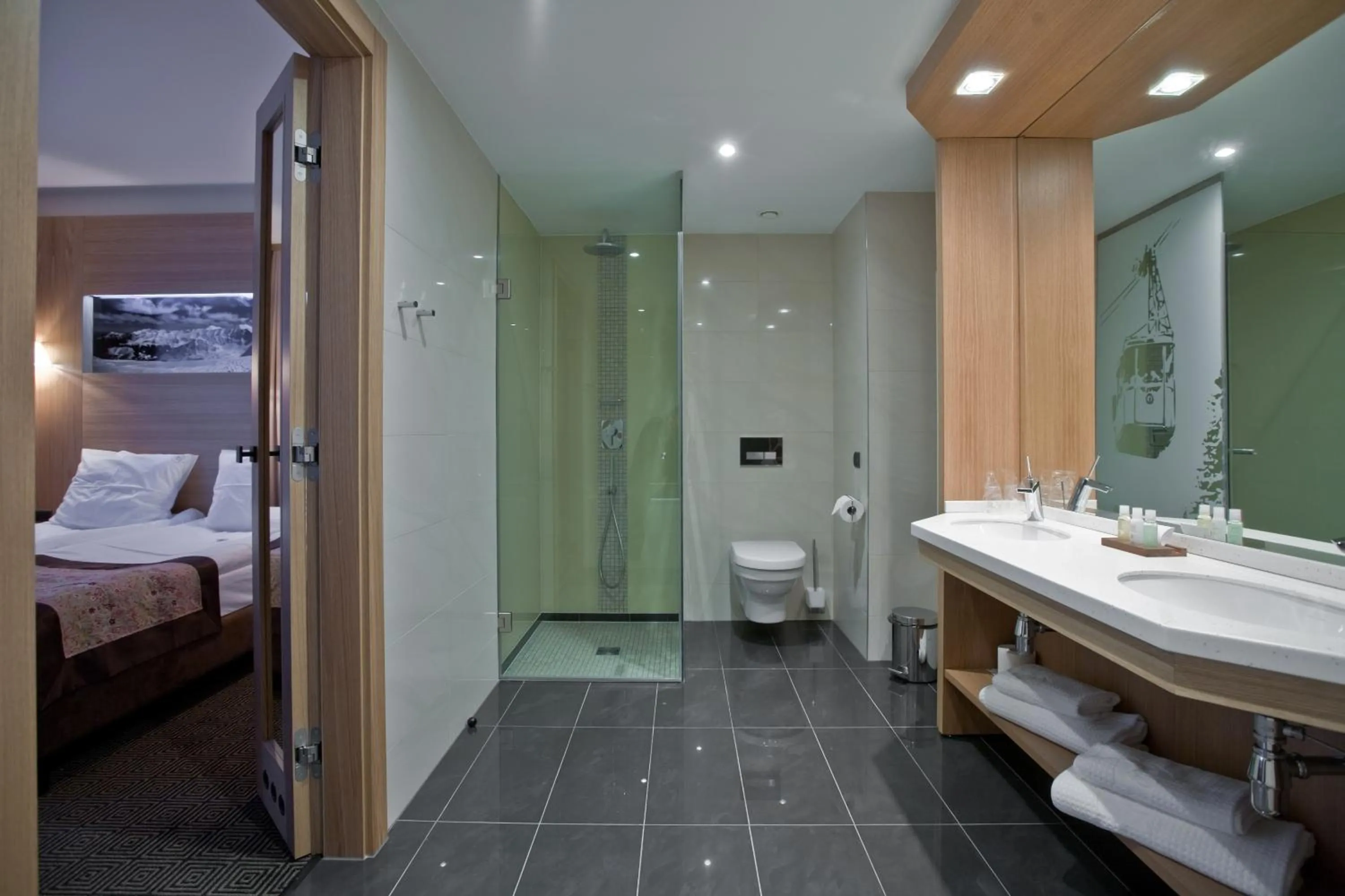 Bathroom, Bed in Grand Nosalowy Dwór