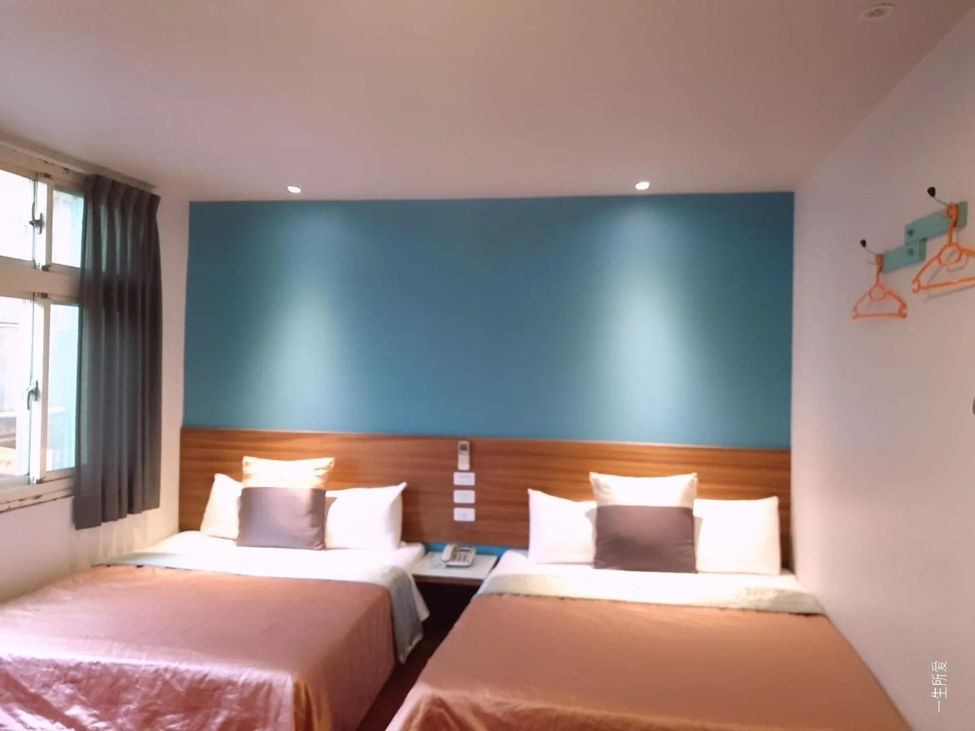 Bedroom, Bed in Yung Feng Hotel