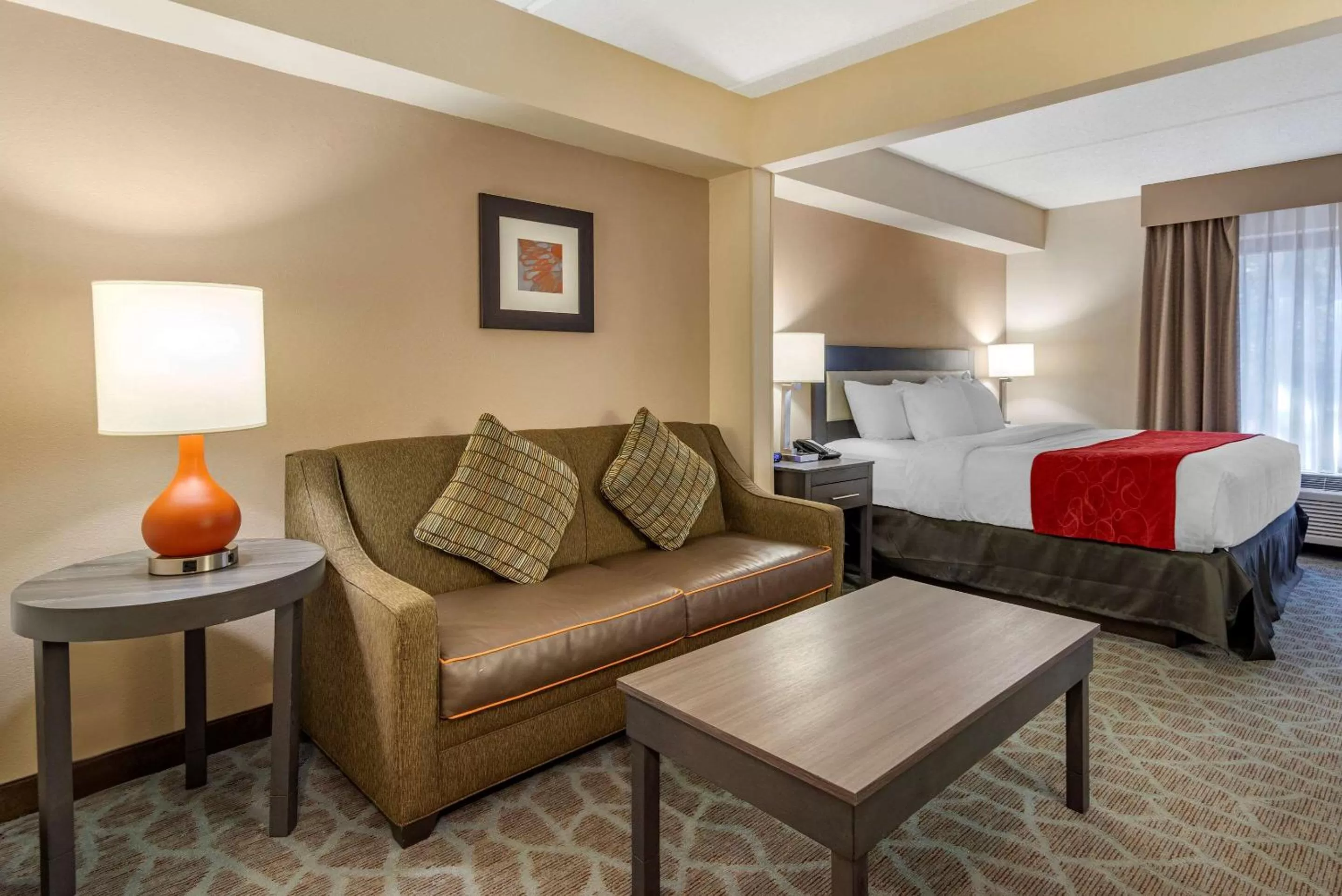 Photo of the whole room, Bed in Comfort Suites Alpharetta-Roswell - Atlanta Area