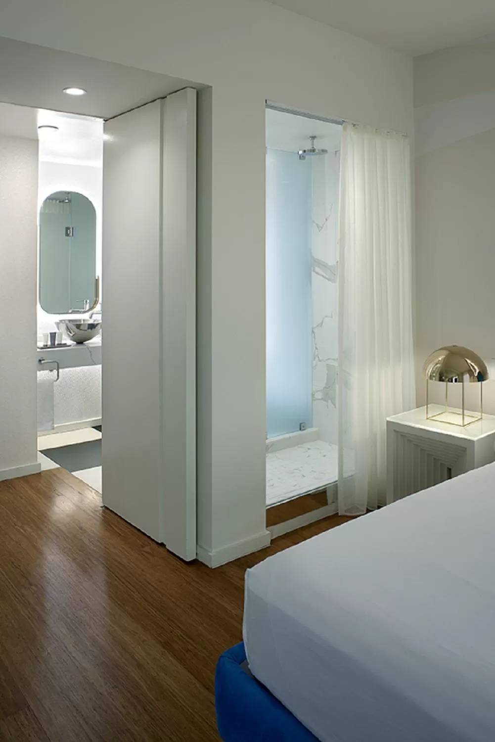 Bathroom, Bed in Mondrian Los Angeles