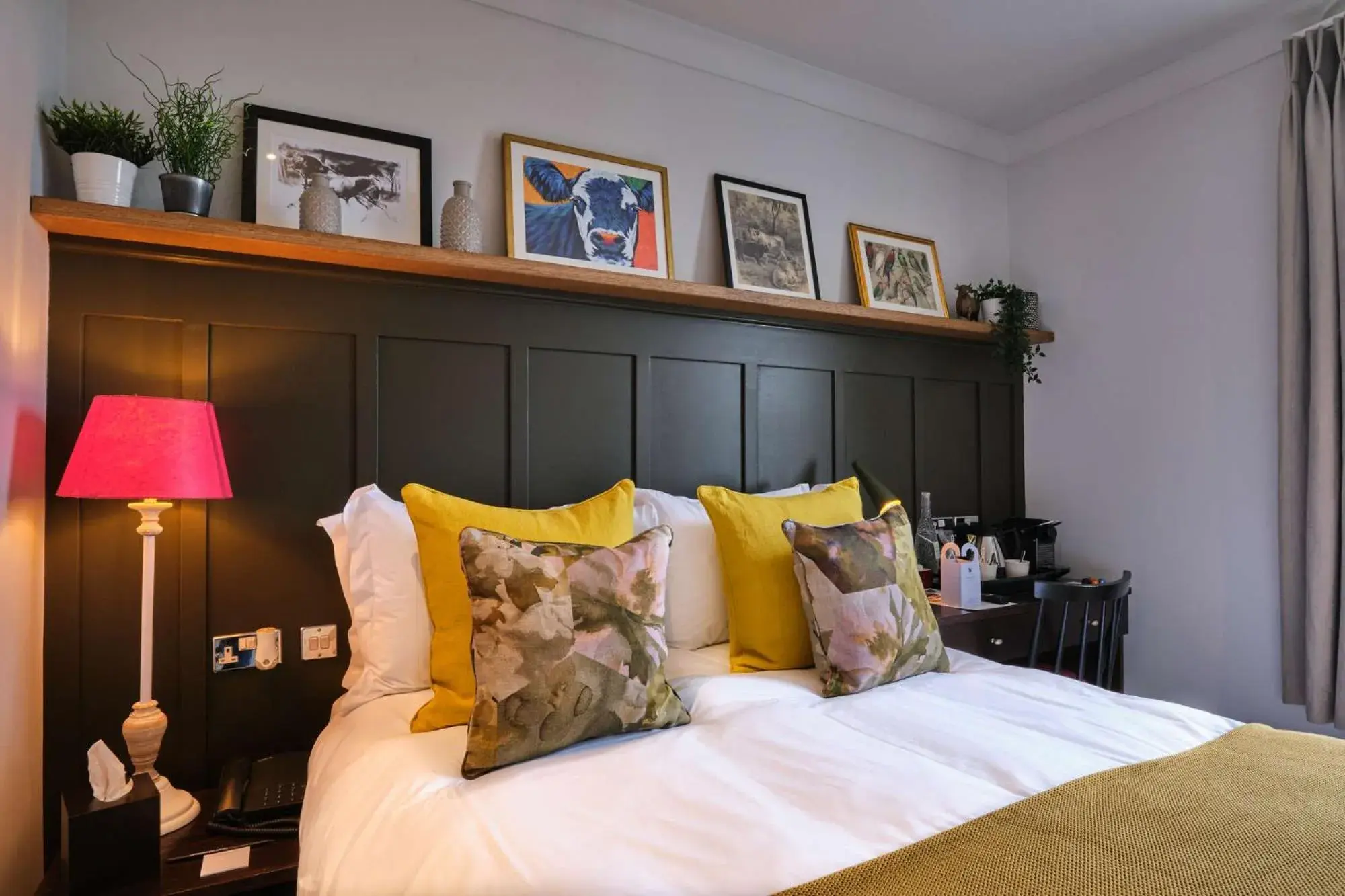 Double Room in The Bulls Head Hotel Double Room in The Bulls Head Hotel