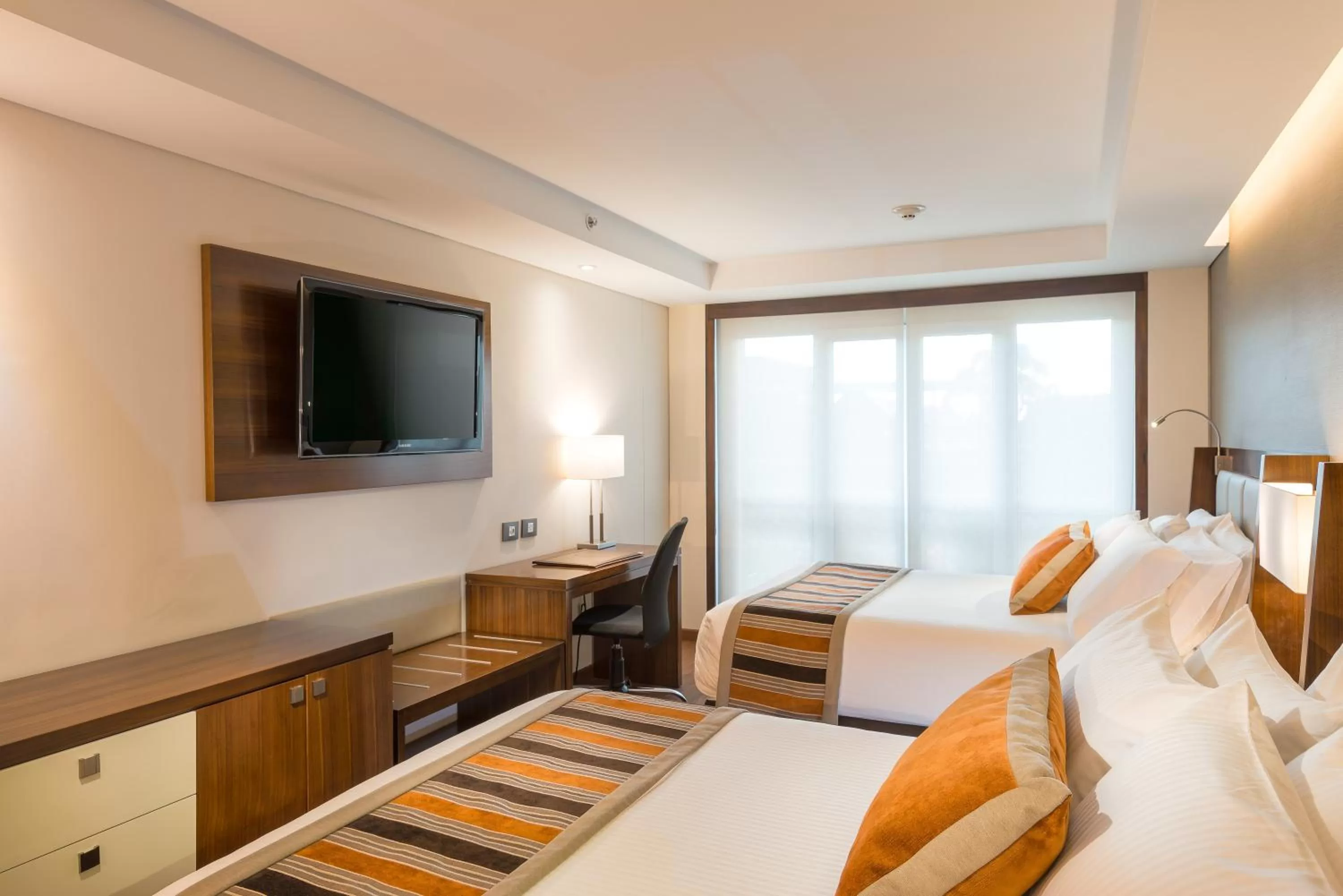 Bedroom, Bed in Hotel Dann Carlton Bogota