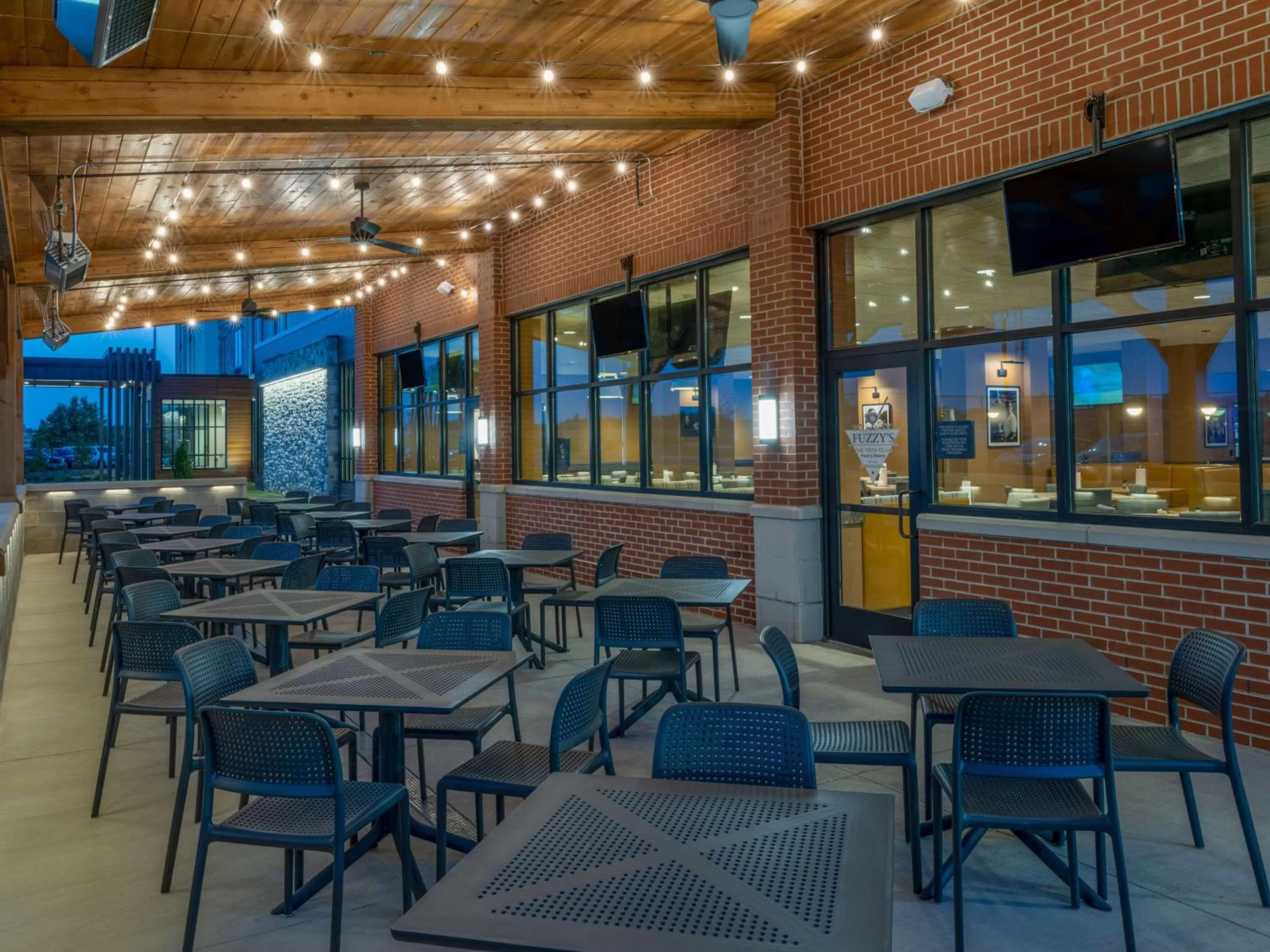 Restaurant/places to eat in Hilton Garden Inn Jeffersonville, In