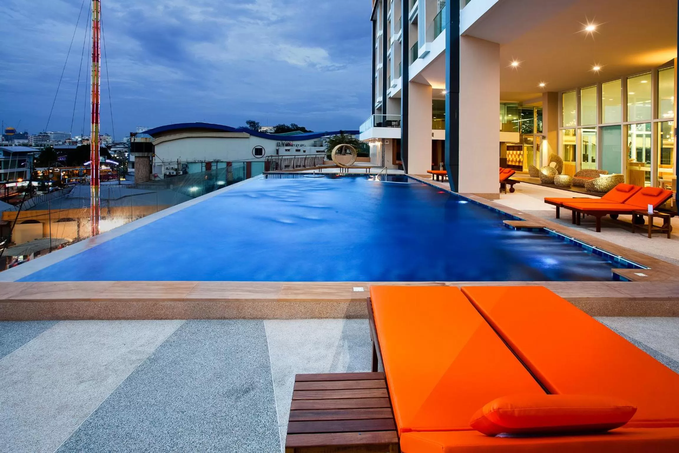 Day in Balihai Bay Pattaya