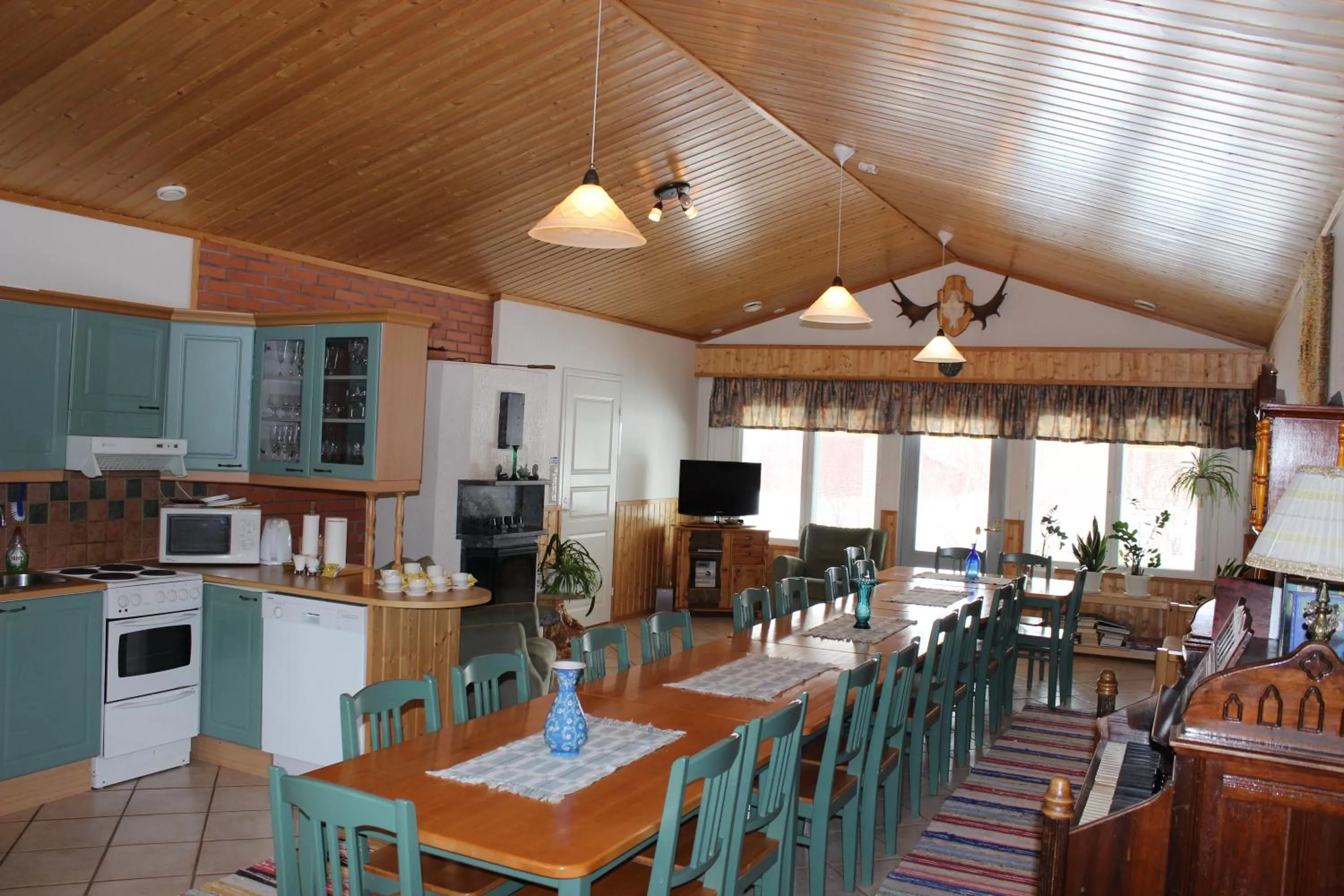 Restaurant/places to eat in B&B Lomamokkila