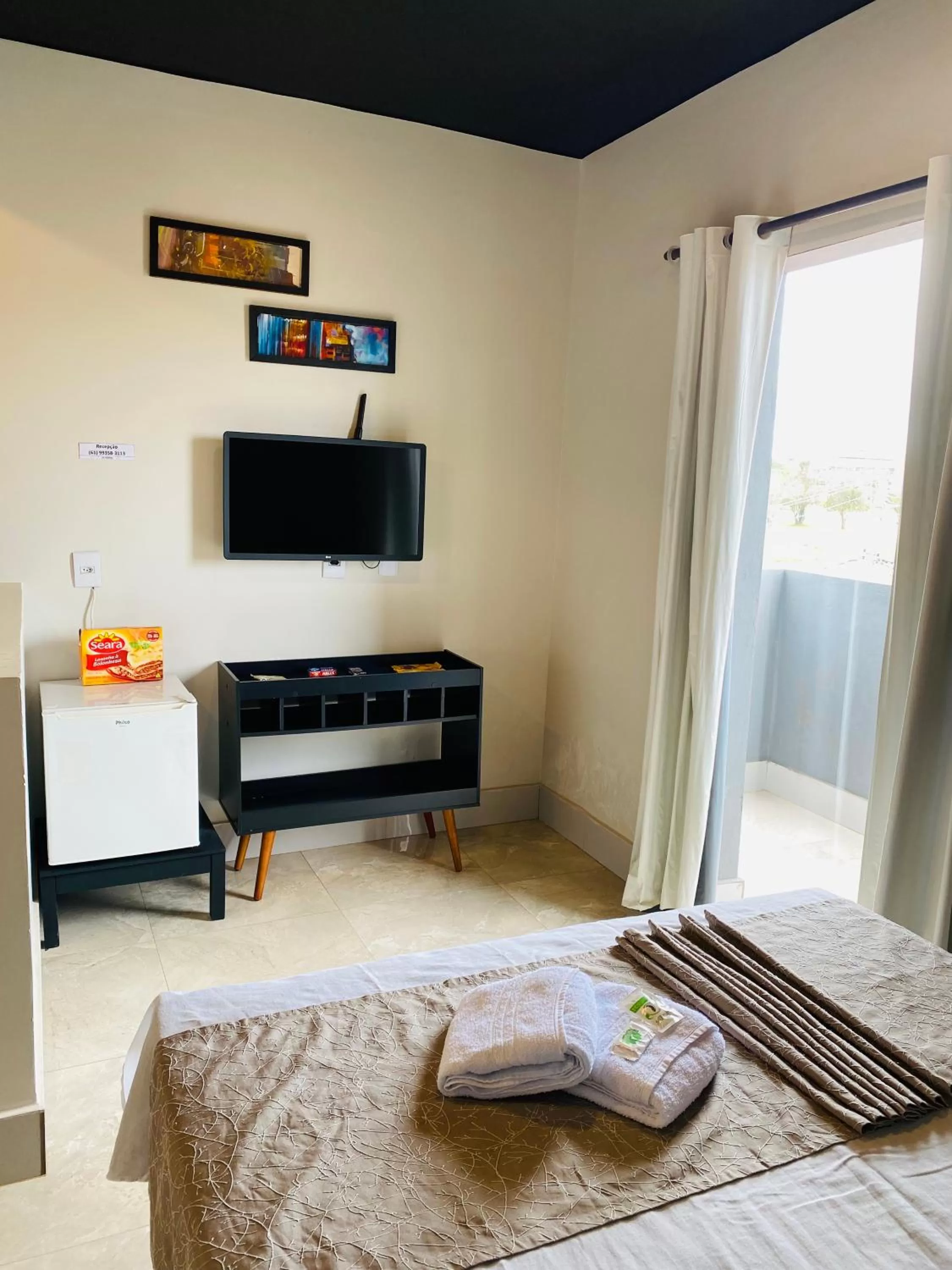 TV/Entertainment Center in Riacho Hotel