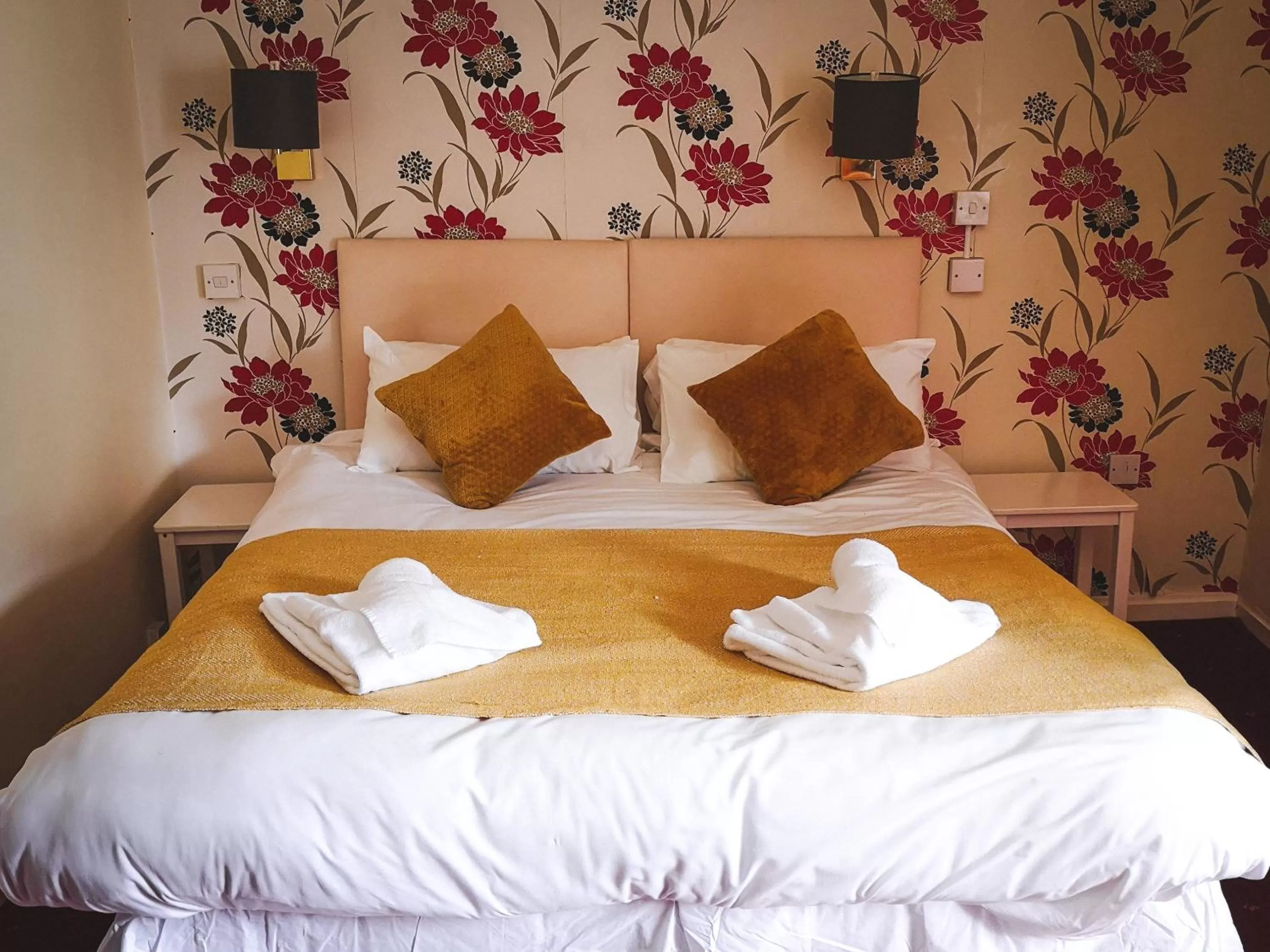 Bed in George and Abbotsford