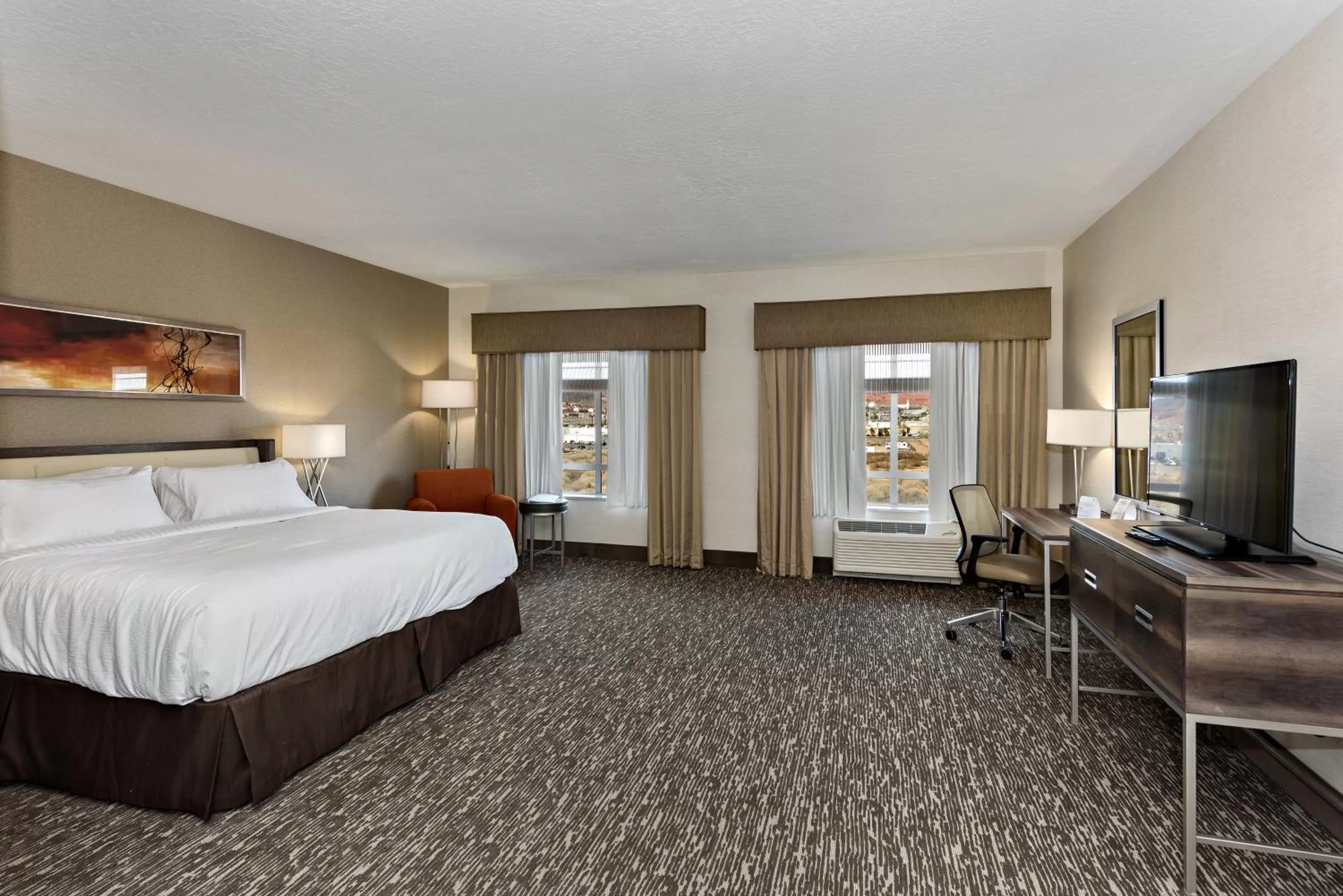 Photo of the whole room, Bed in Holiday Inn St. George Convention Center by IHG