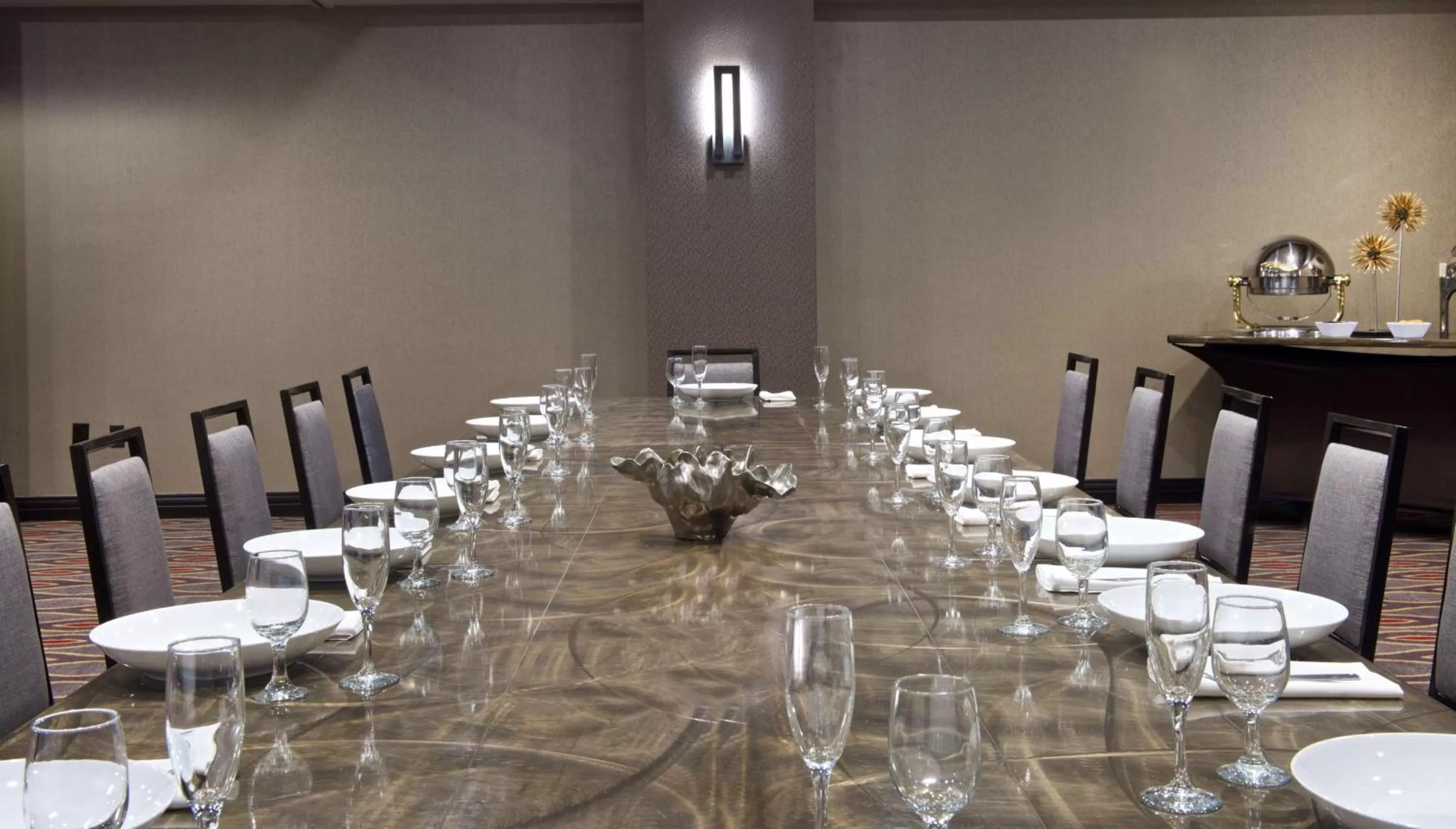 Meeting/conference room in Embassy Suites by Hilton Dulles Airport
