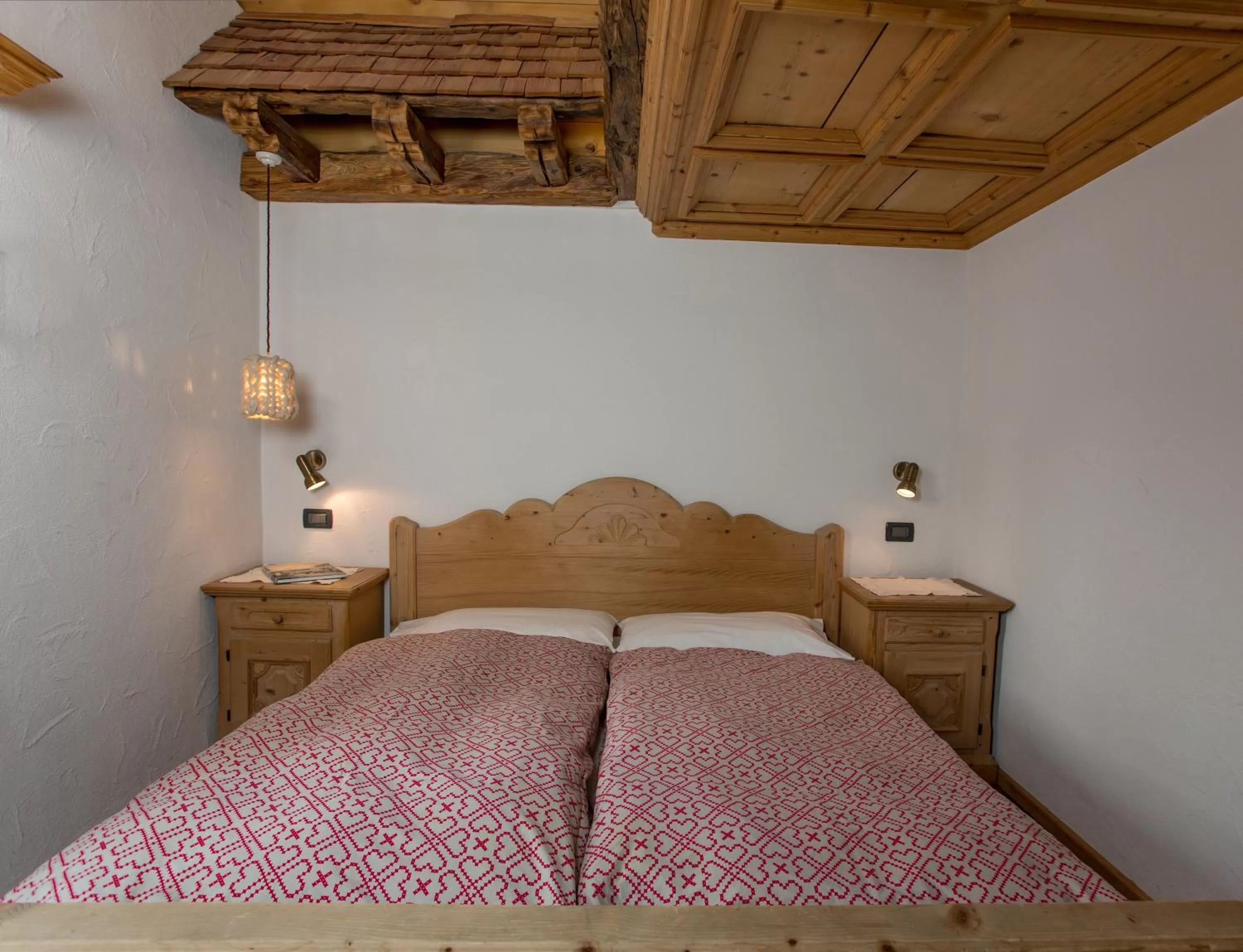Bed in Historic Hotel Ristorante La Stua