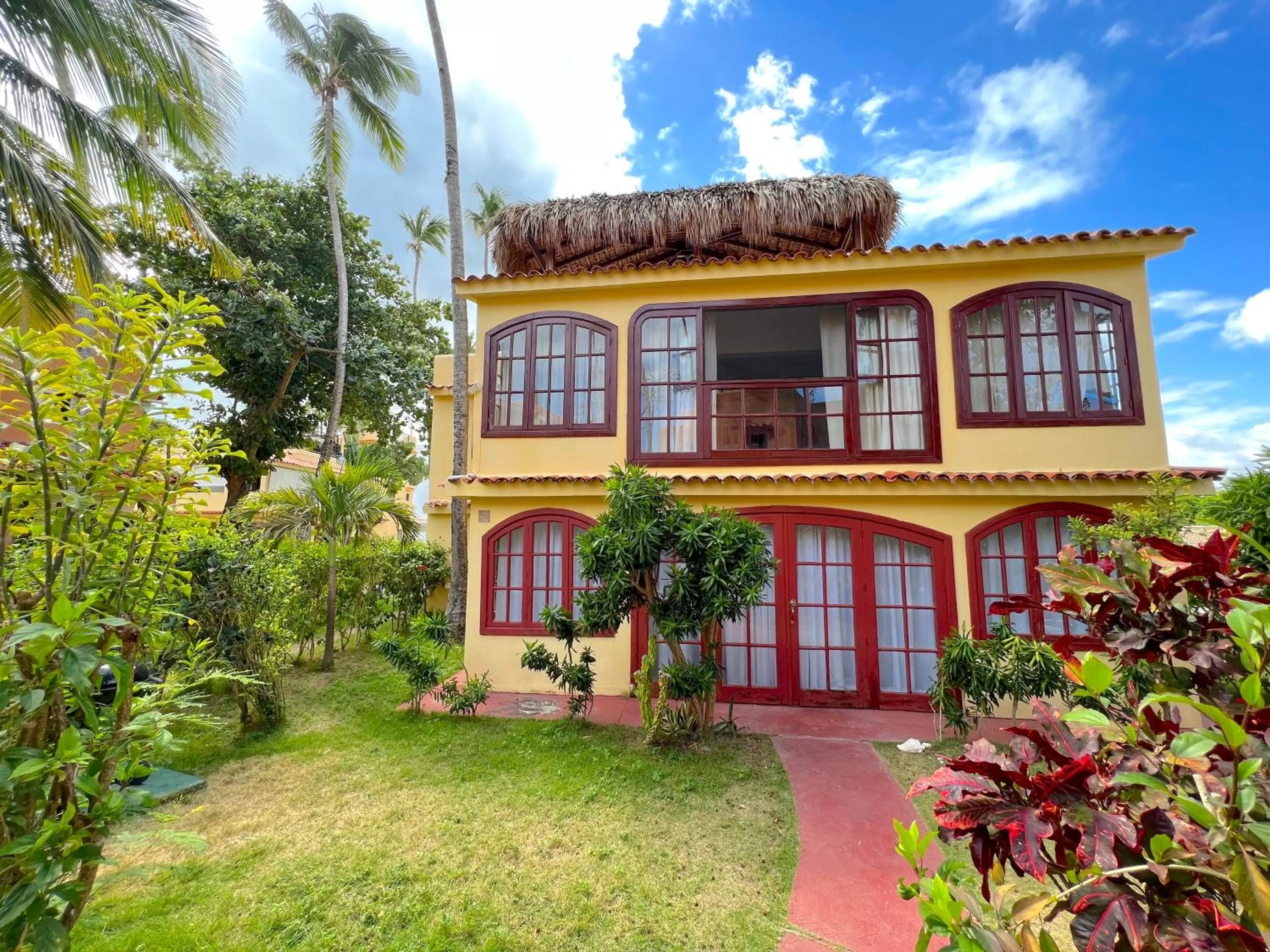 Property Building in TROPICAL VILLAGE playa LOS CORALES